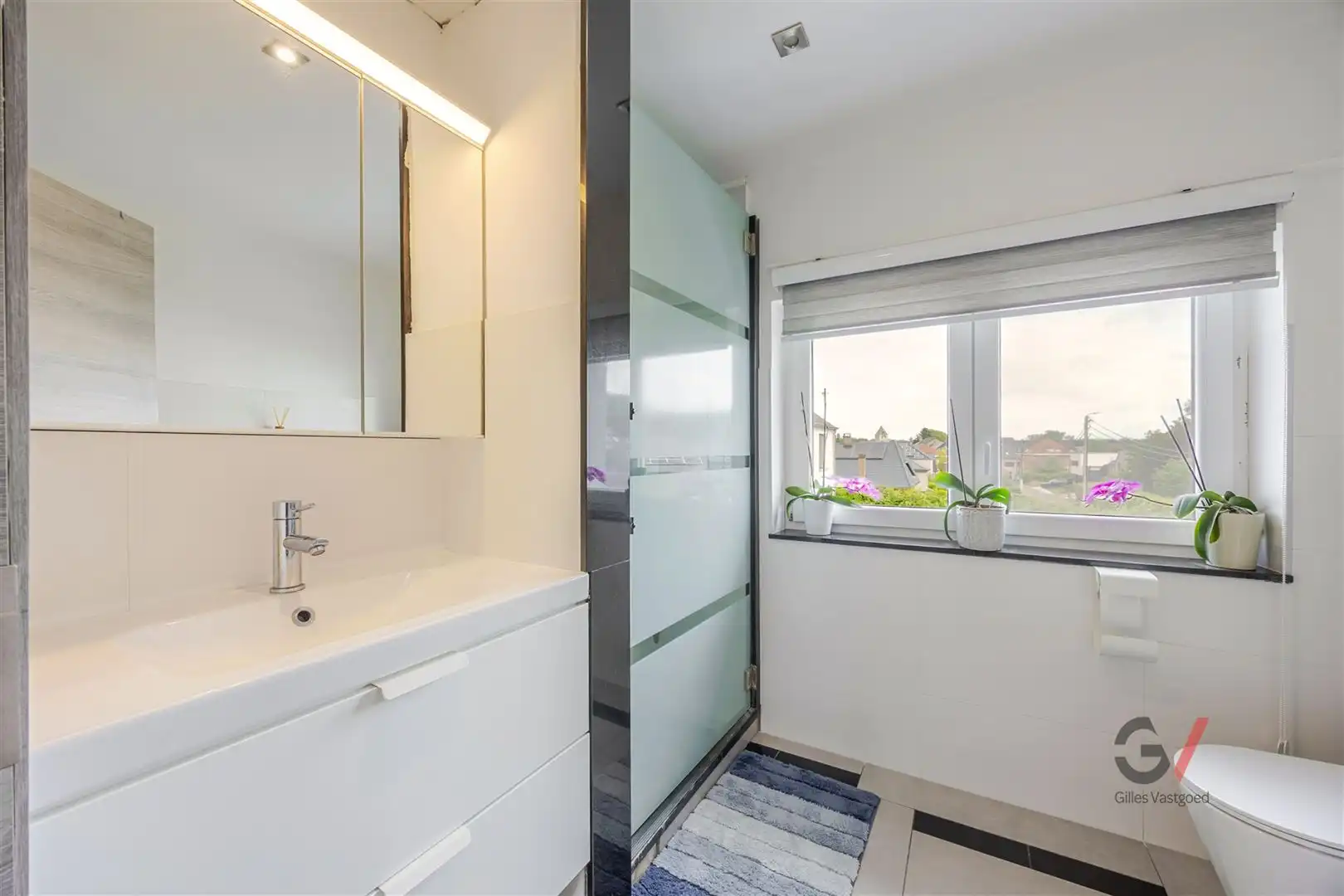 Instapklare gerenoveerde woning gelegen in Steenokkerzeel foto 8