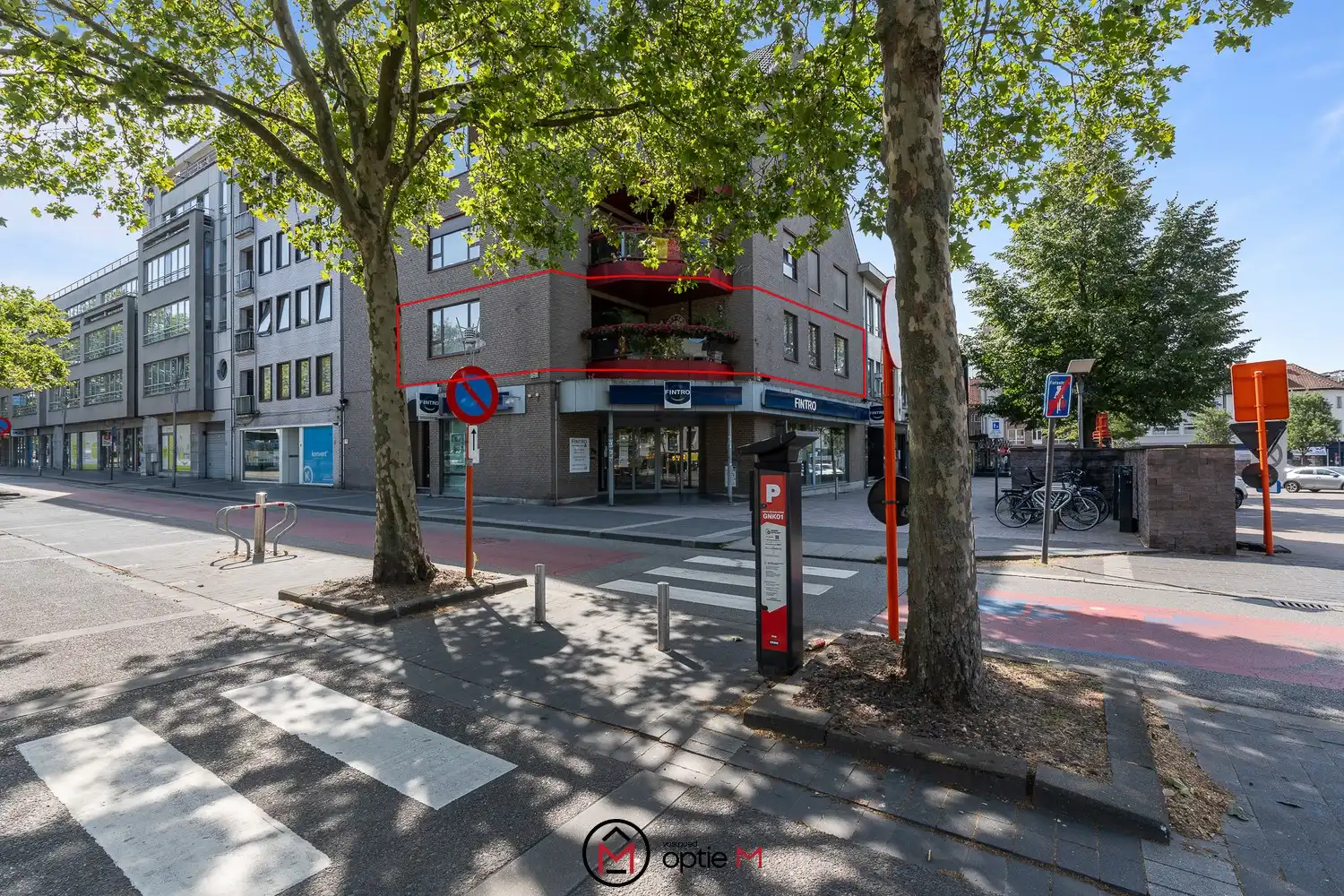 Ruim gerenoveerd appartement van 170 m² met 4 slaapkamers en twee terrassen in hartje Genk foto 31