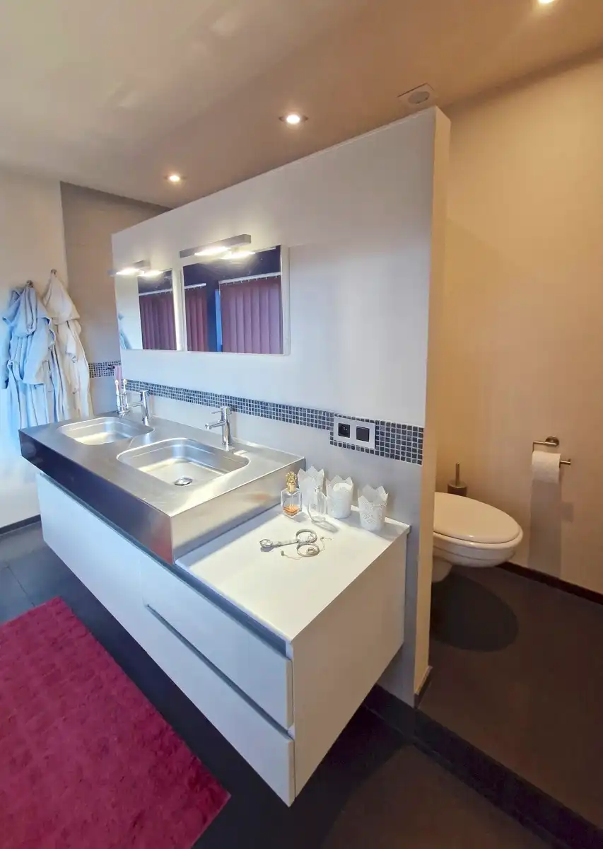 Uitzonderlijke woning met zwemvijver en 4 slaapkamers te Lede! foto 17