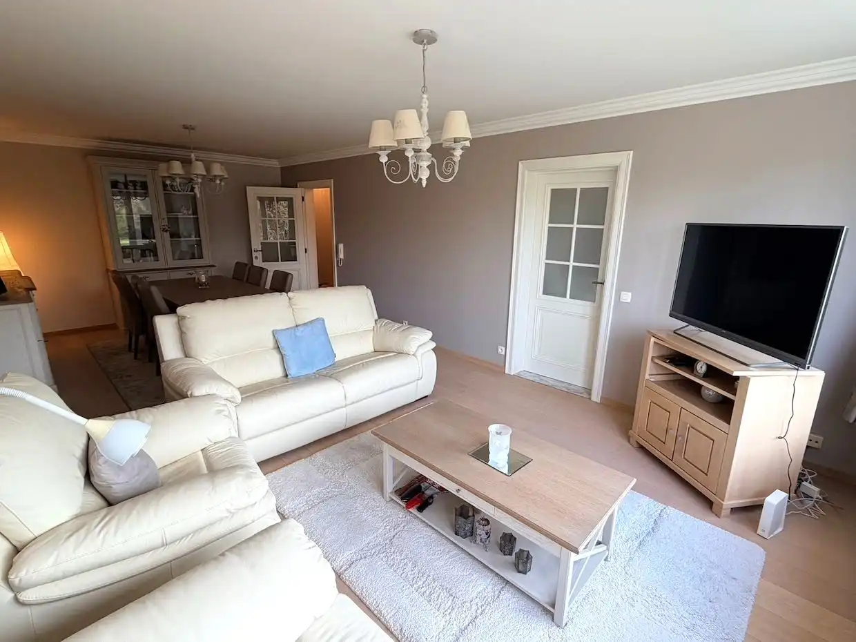 Instapklaar, prachtig gerenoveerd 2-slaapkamerappartement MET garagebox foto 5