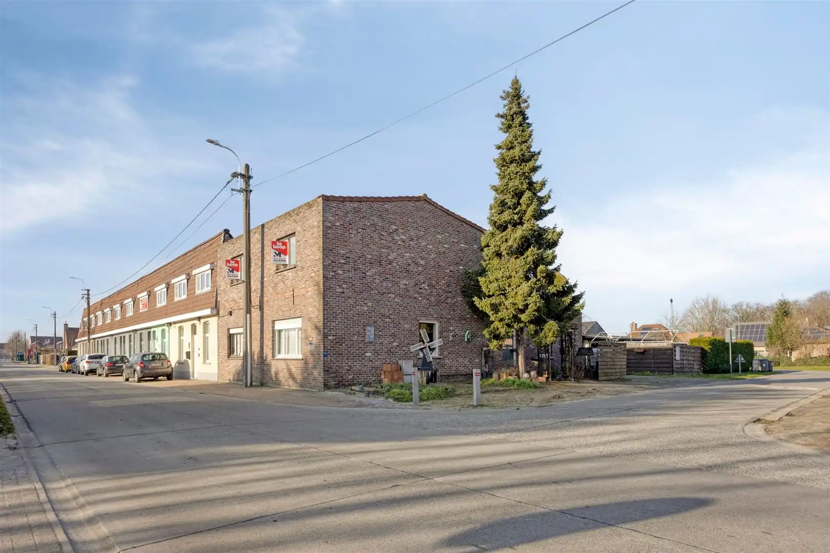 Hoofdfoto van de publicatie: Grondig te renoveren huis.