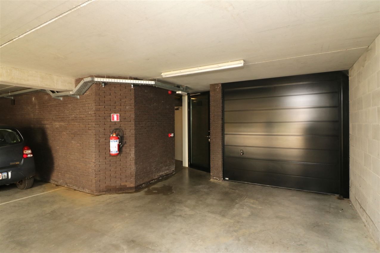 Duplex met 2 slpk., terras en garage temidden centrum foto 25