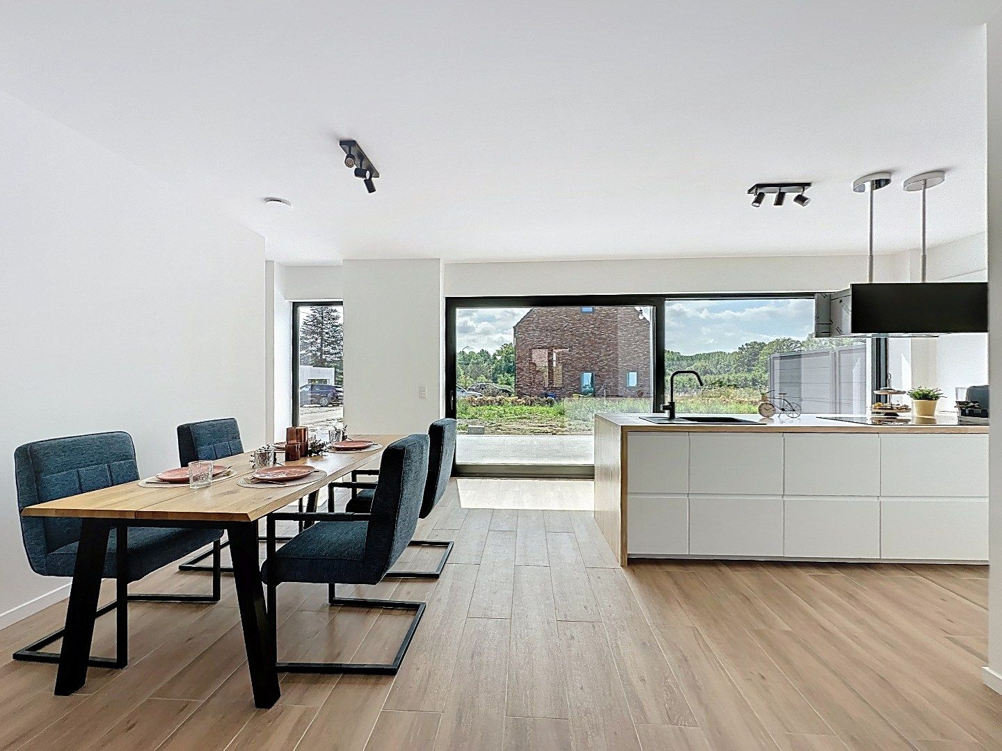 Instapklare vernieuwbouwwoning in het hart van Wezemaal foto 6
