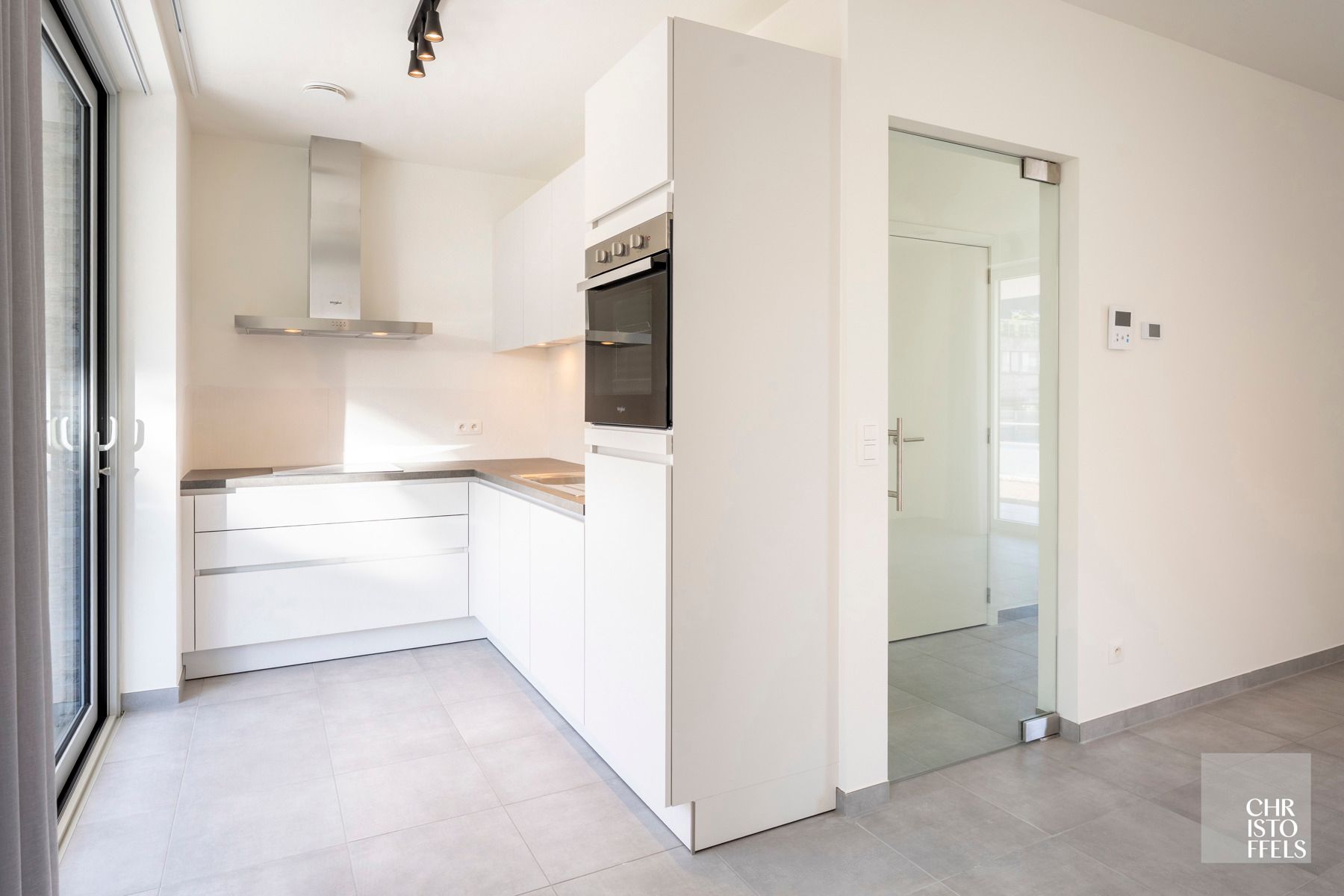 TE HUUR - Nieuwbouw 2-slaapkamerappartement in hartje Lanaken! foto 3