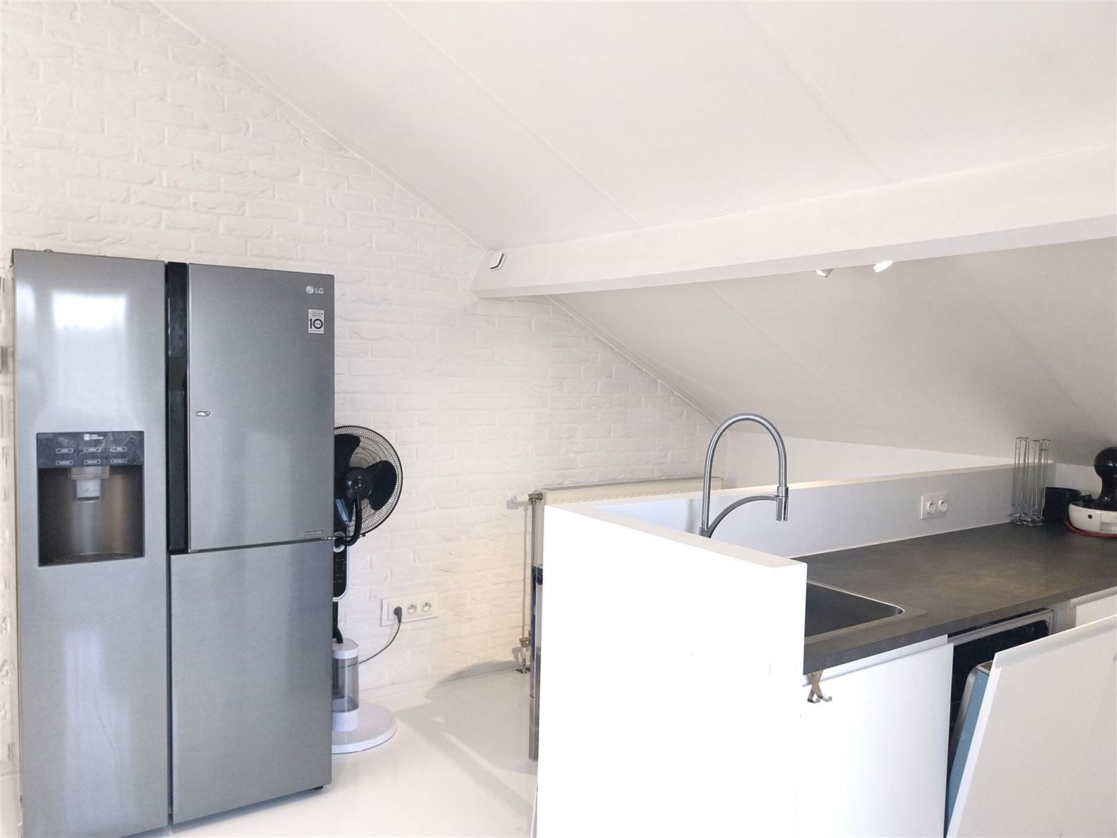 TE HUUR: Gemeubeld dakappartement met 2 slaapkamers te Heusden! foto 7