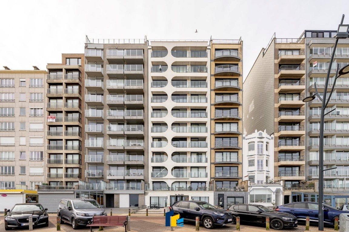 Charmant en ruim appartement met panoramisch zeezicht foto 20