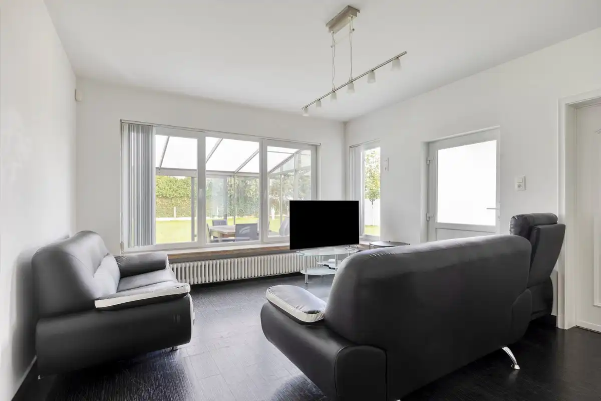 Instapklare gezinswoning met 5 slaapkamers op 16a 50ca in residentiële villawijk Henegauwberg foto 9