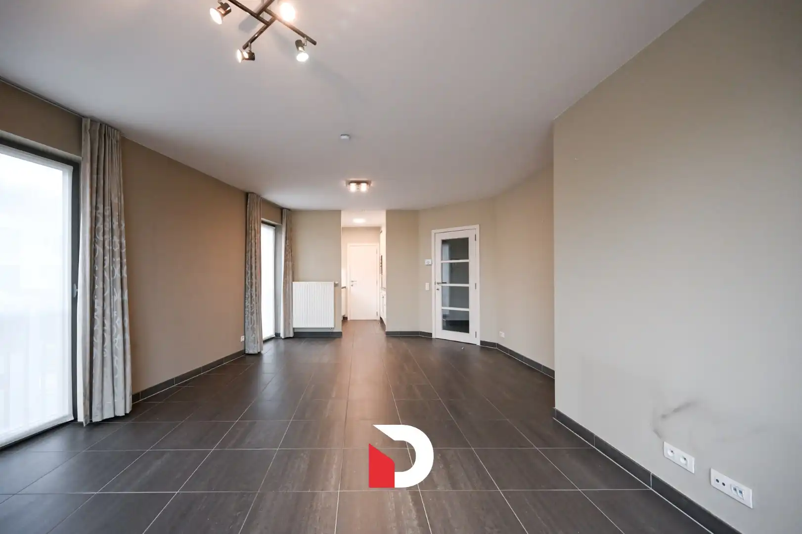 Lichtrijk 3-kamerappartement met frontaal zicht op het water foto 3