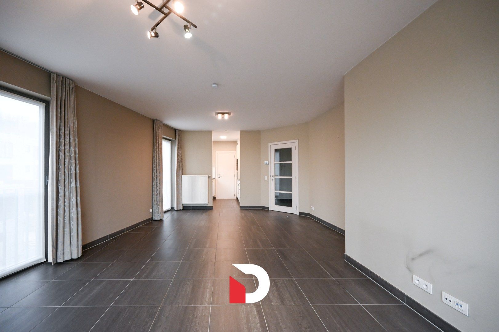 Lichtrijk 3-kamerappartement met frontaal zicht op het water foto 3