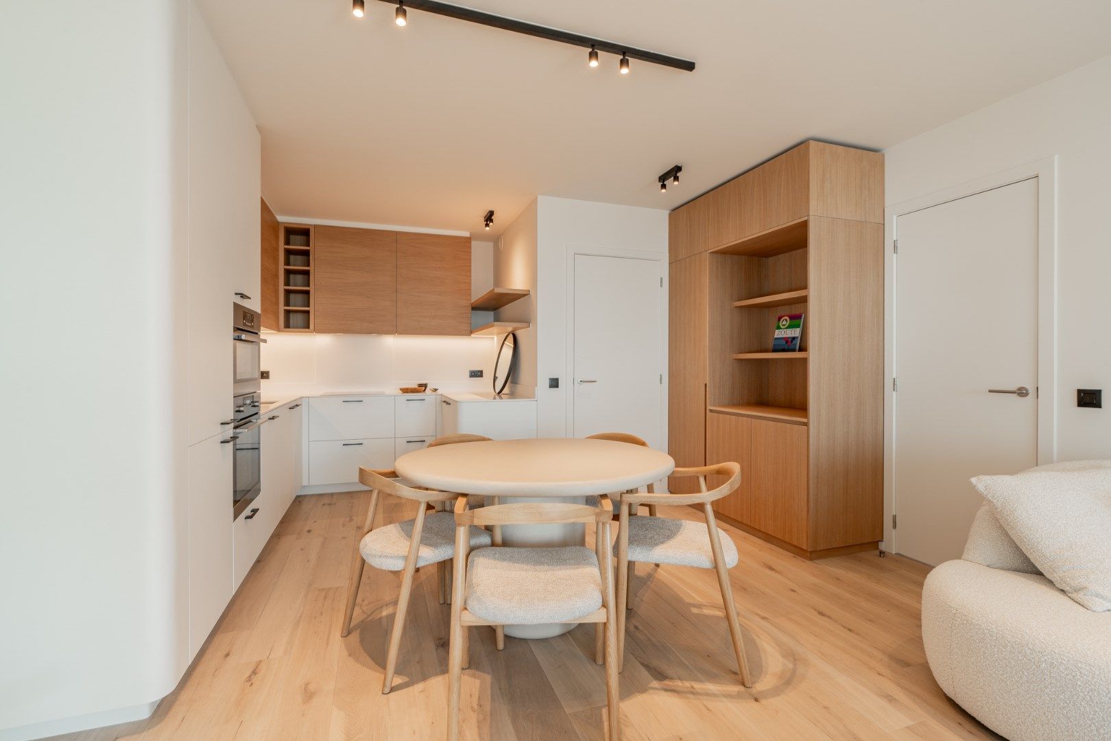 Heel leuk & luxueus afgewerkt appartement met open verzichten vanop het zuid gericht terras. foto 6