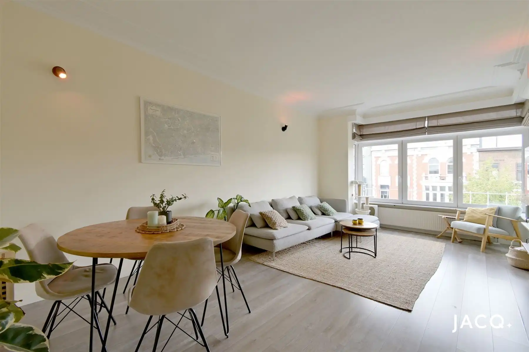 Gerenoveerd appartement met 2 slaapkamers te Merksem! foto {{pictureIndex}}