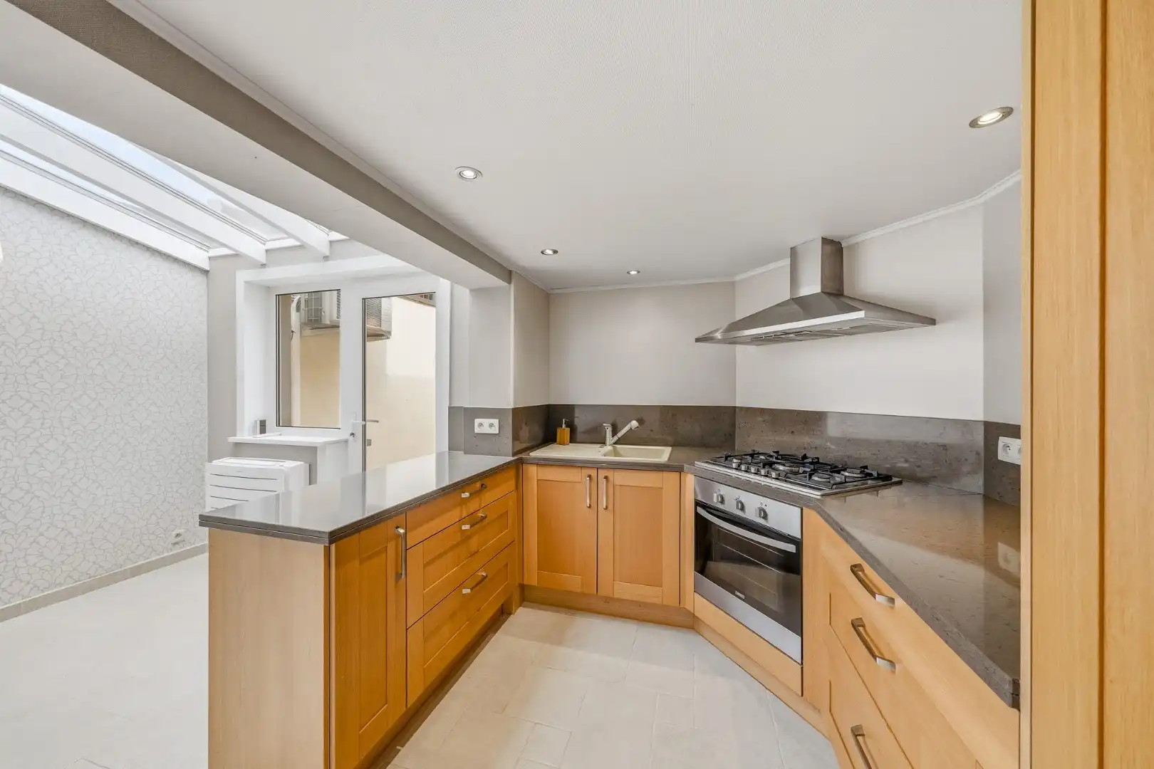 Gezellige woning met 3 slaapkamers te Bredene foto 6