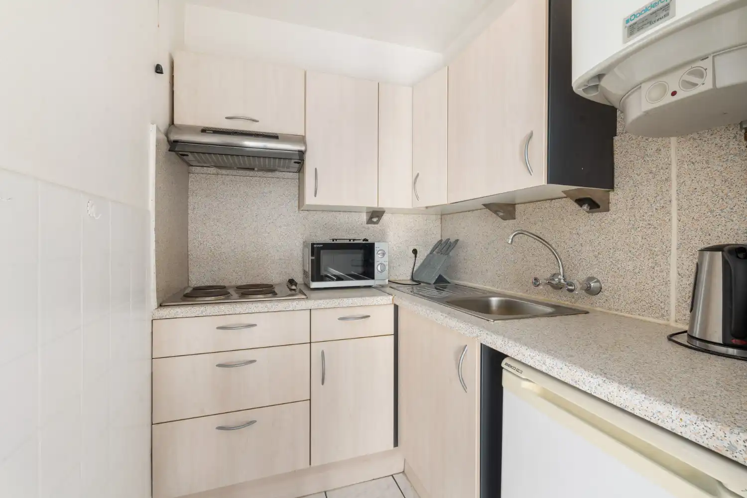 Studio met een uitstekende ligging vlakbij het centrum en strand foto 4