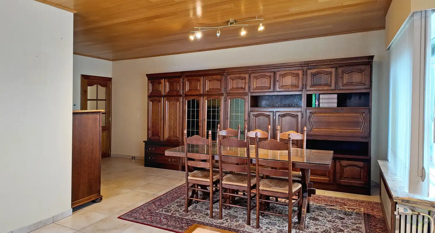 Verrassend ruime woning met 4 slaapkamers en garage foto 4