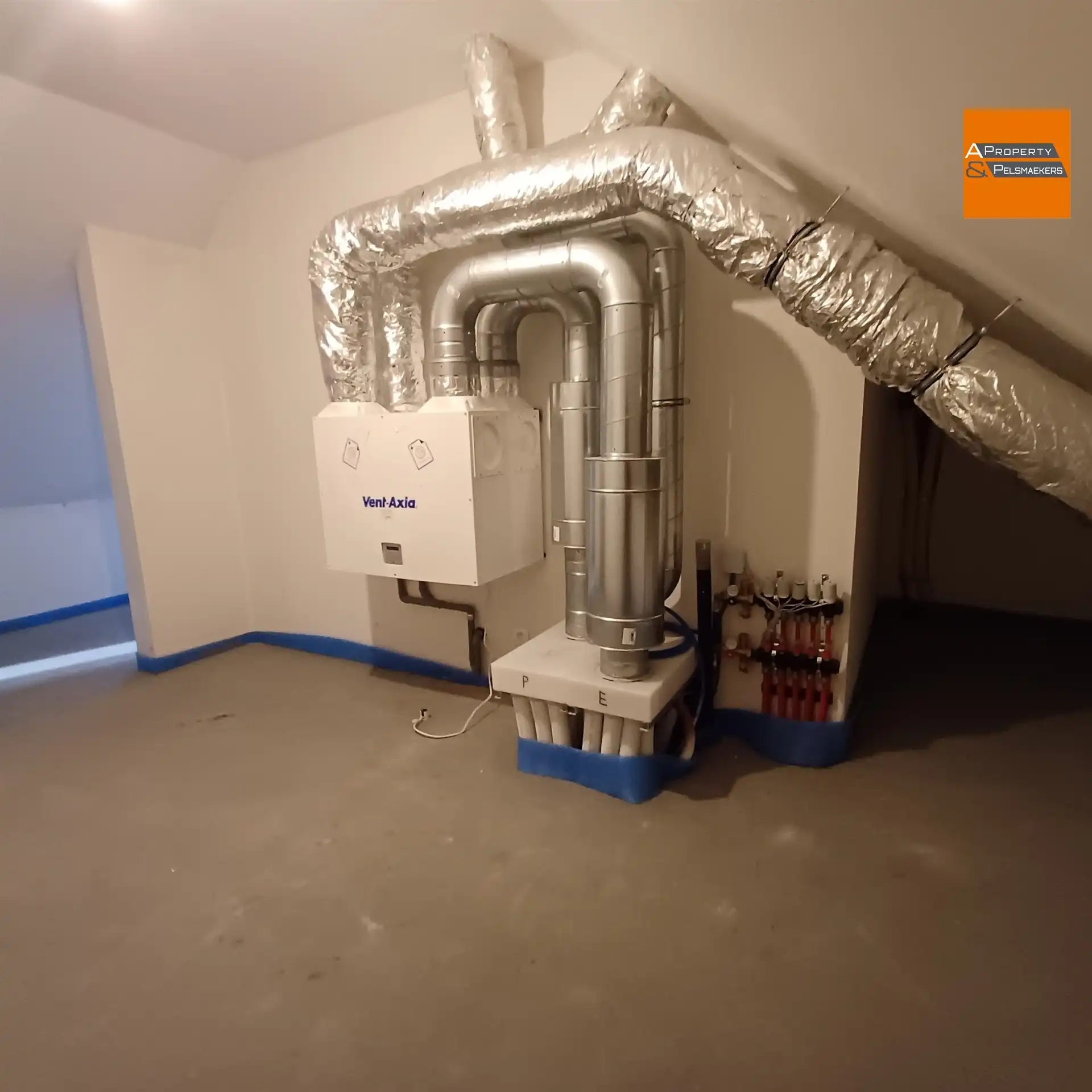 Nieuwbouwwoning met 4 slaapkamers en prachtig zicht op velden en bos foto 17