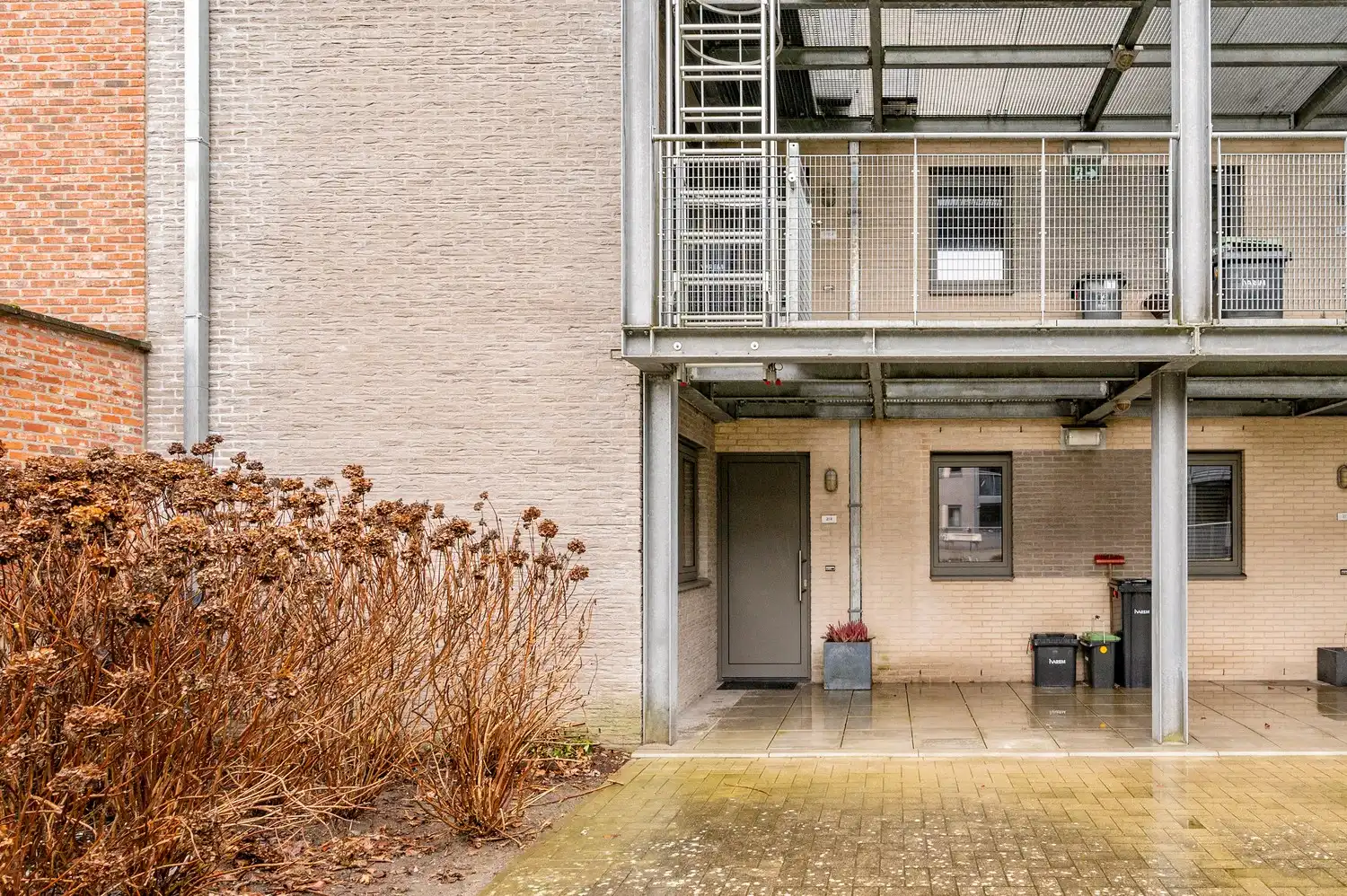 Instapklaar gelijkvloers appartement in het centrum van Beerzel. foto 4