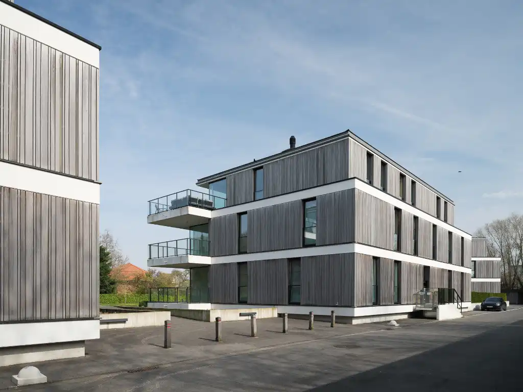 Lichtrijke penthouse met 3 slaapkamers, ruim zonneterras en twee overdekte staanplaatsen met groen uitzicht op fietsafstand van het centrum van Gent. foto 18