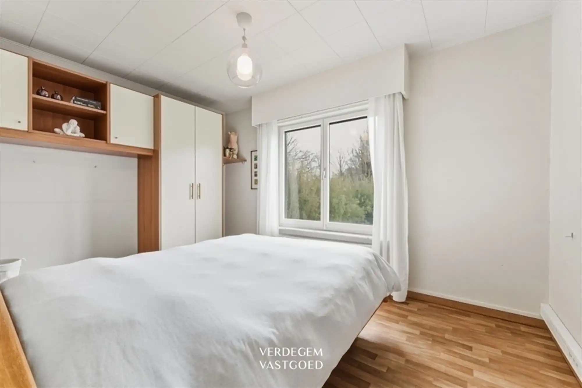 Magazijn van 395m² met villa op toplocatie voor commerciële activciteit foto 14