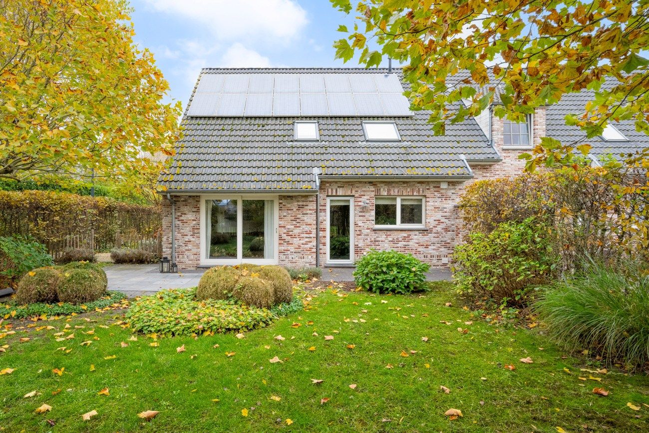 Instapklare halfopen bebouwing met 4 slaapkamers in Oostakker foto 15