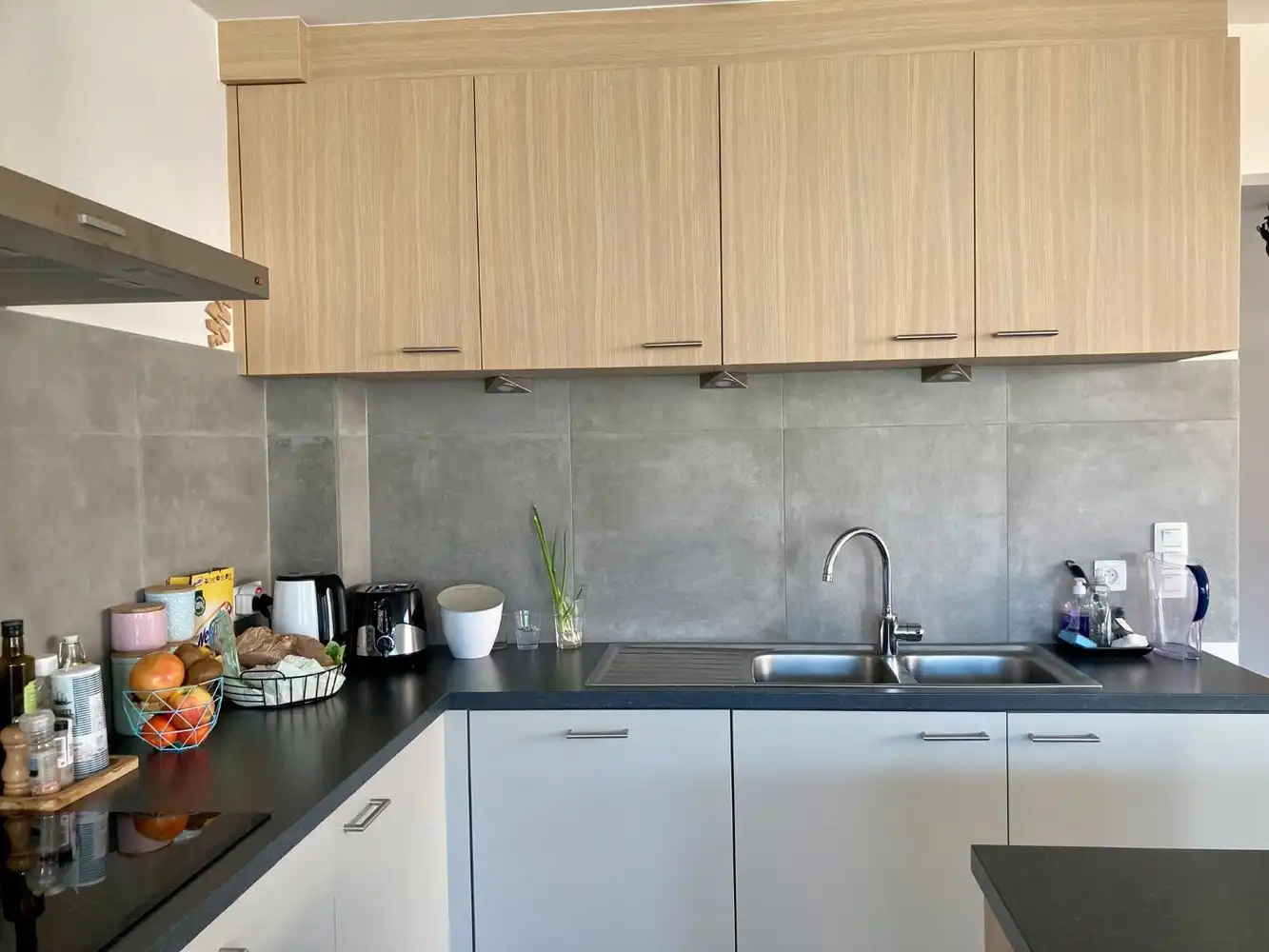 Recente, energiezuinige woning met tuin en garage op een gunstige ligging foto 7