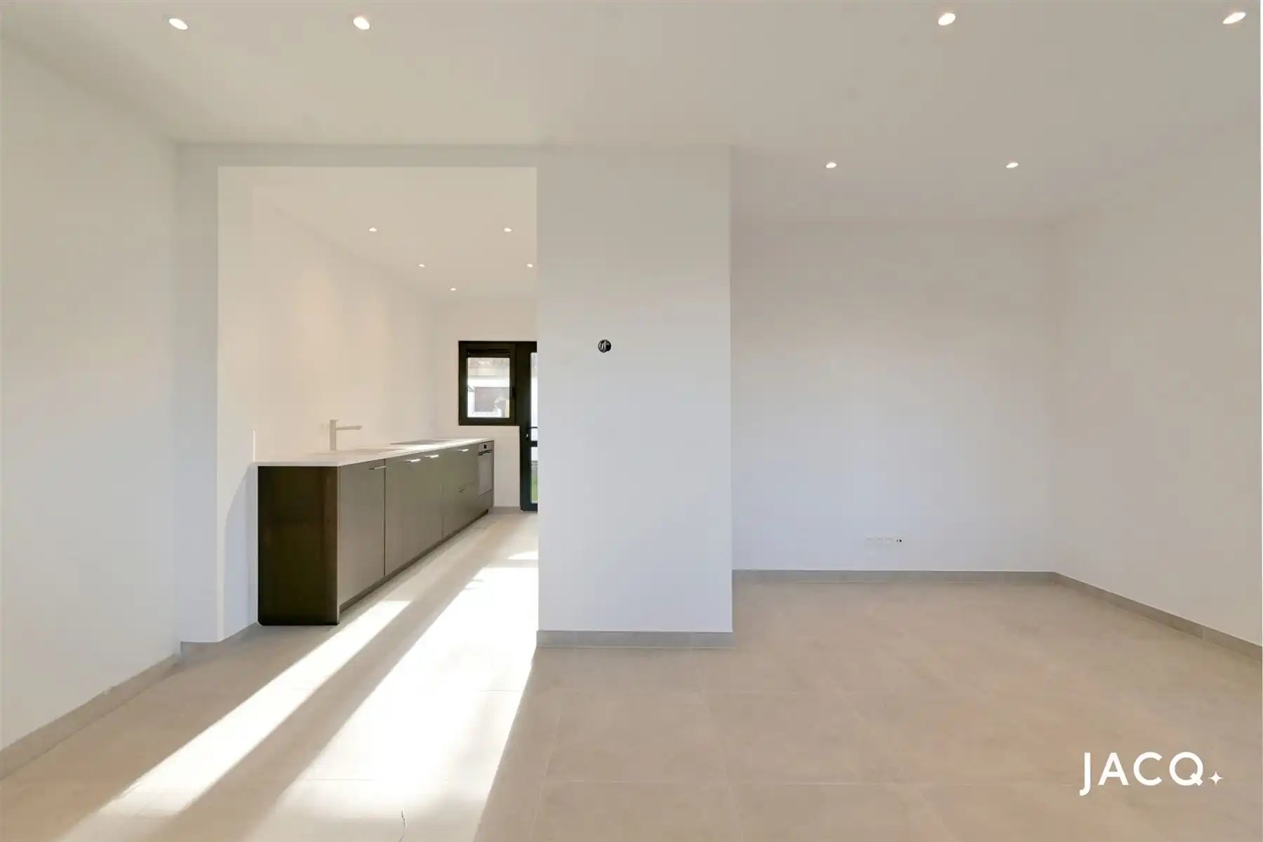 Prachtig gerenoveerde woning met 3 slaapkamers en tuin! foto 8