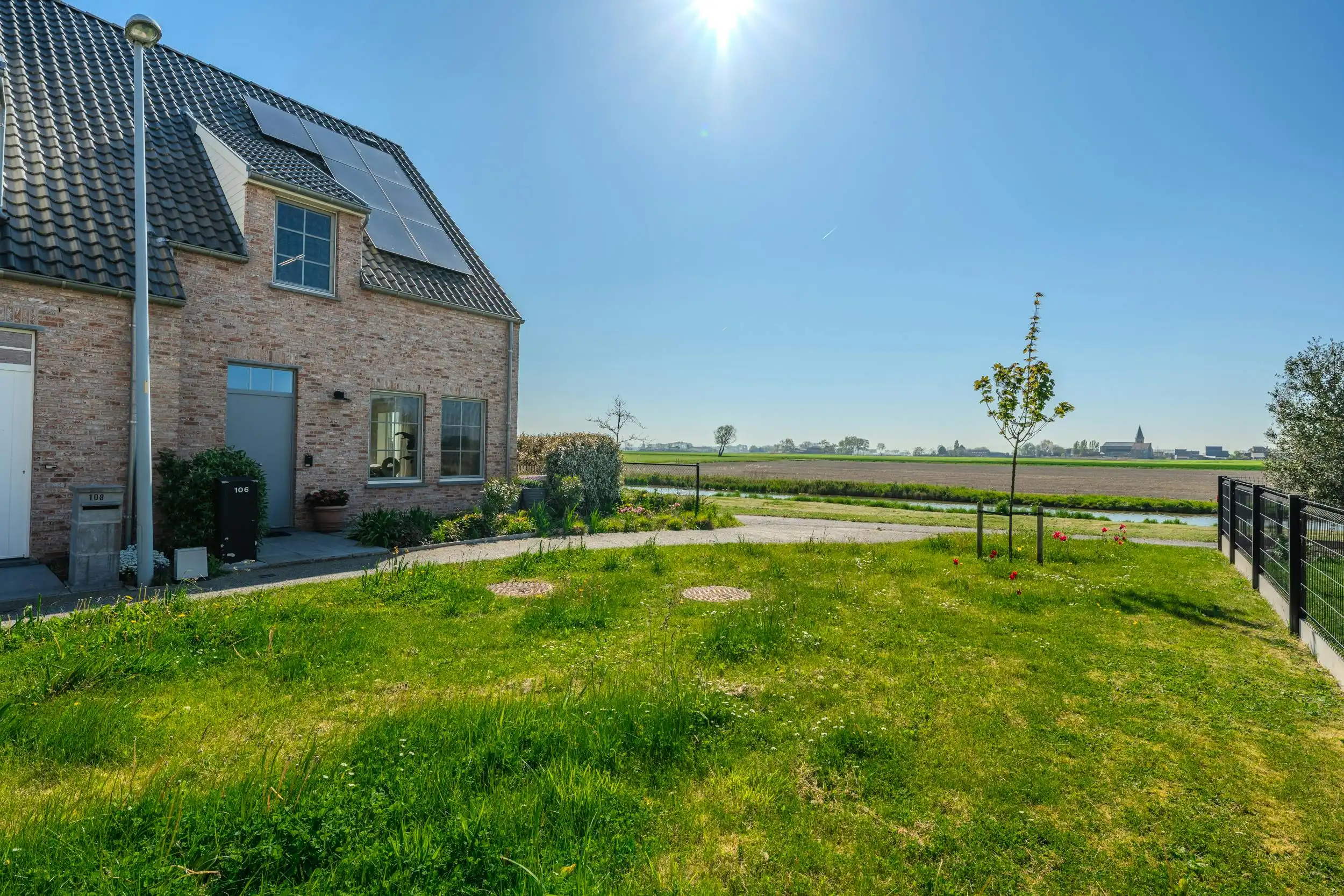 Prachtige woning met 3 slaapkamers en uniek open zicht! foto 35