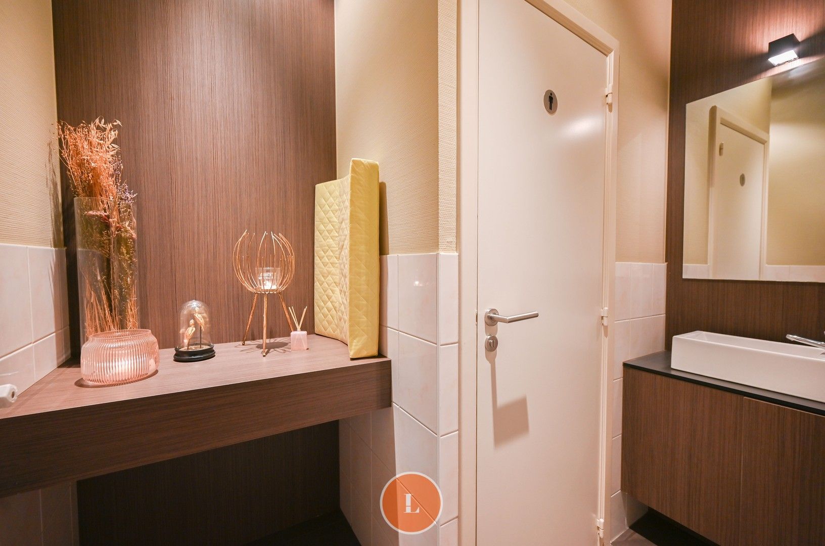 Handelspand met charmante gevel in hartje centrum Menen foto 11