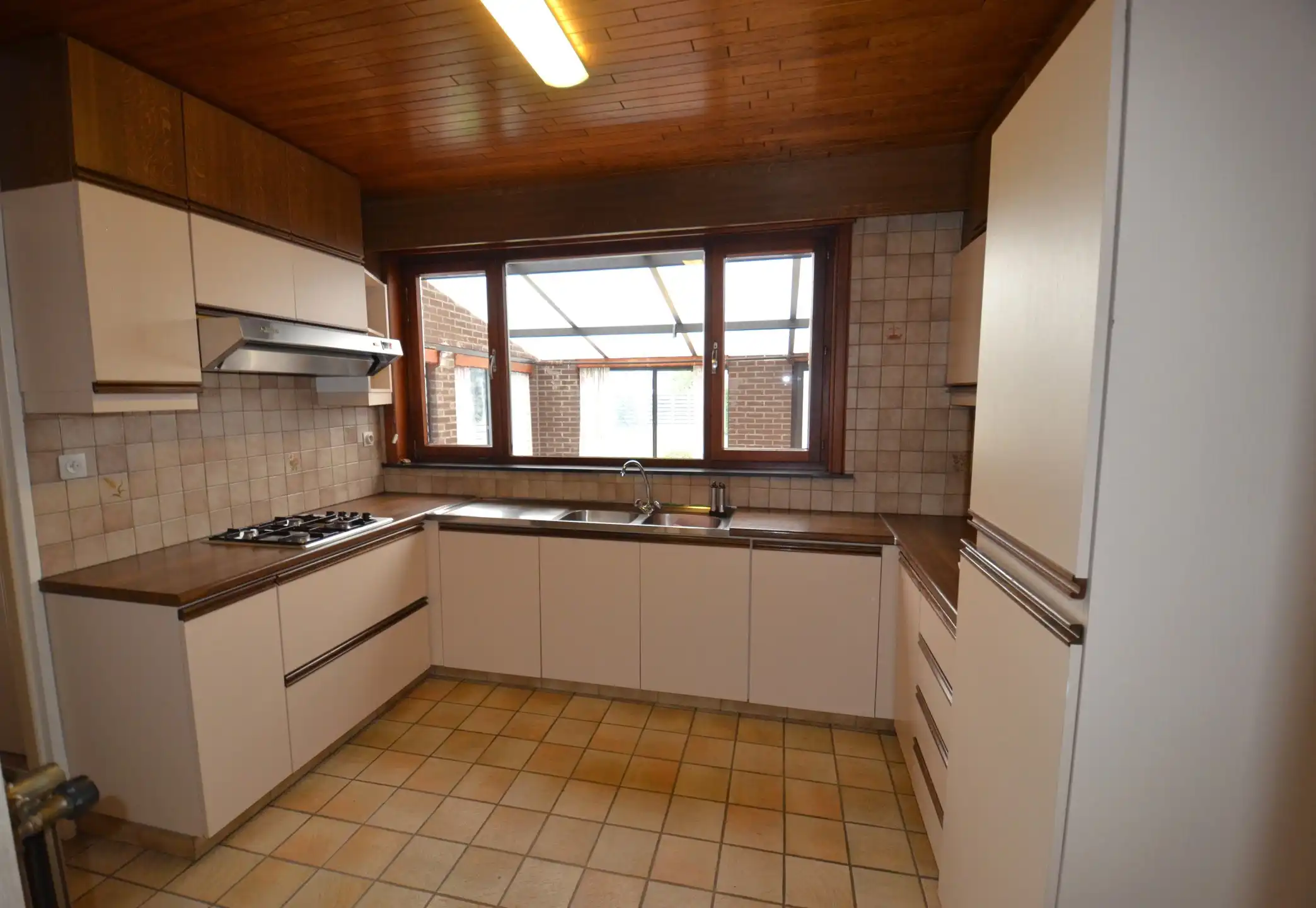 Te renoveren woning op rustige locatie foto 8