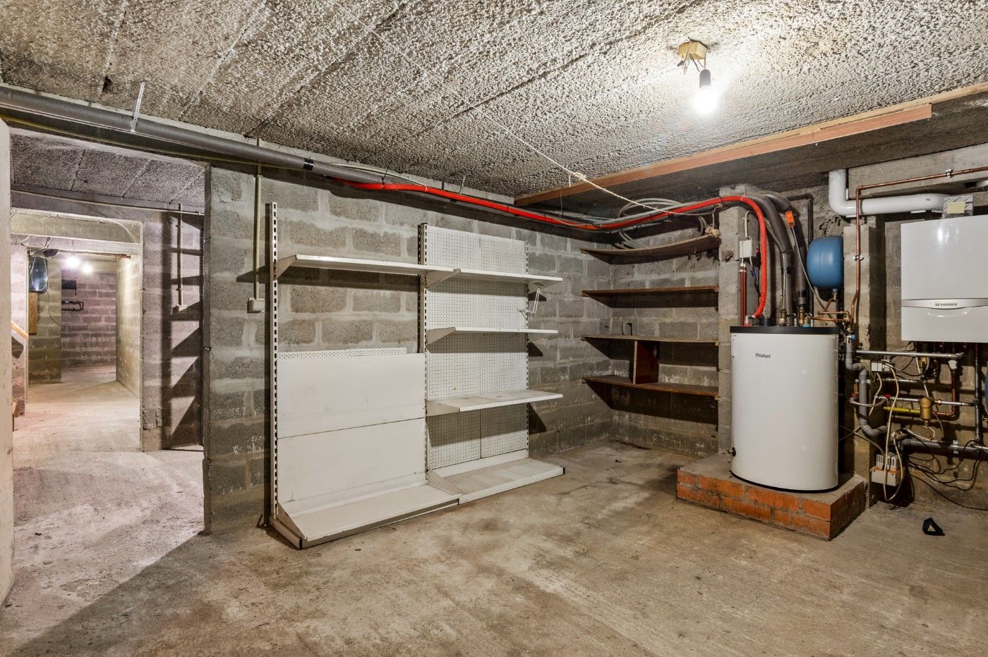 Vrijstaande laagbouwwoning met 2 slpk., tuin en garage foto 26