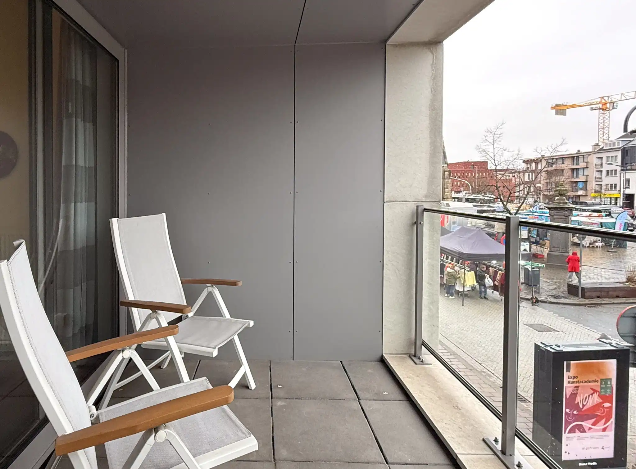 Appartement met zicht op de Grote Markt  met 1 slaapkamer, 2 terrassen en autostaanplaats foto 9