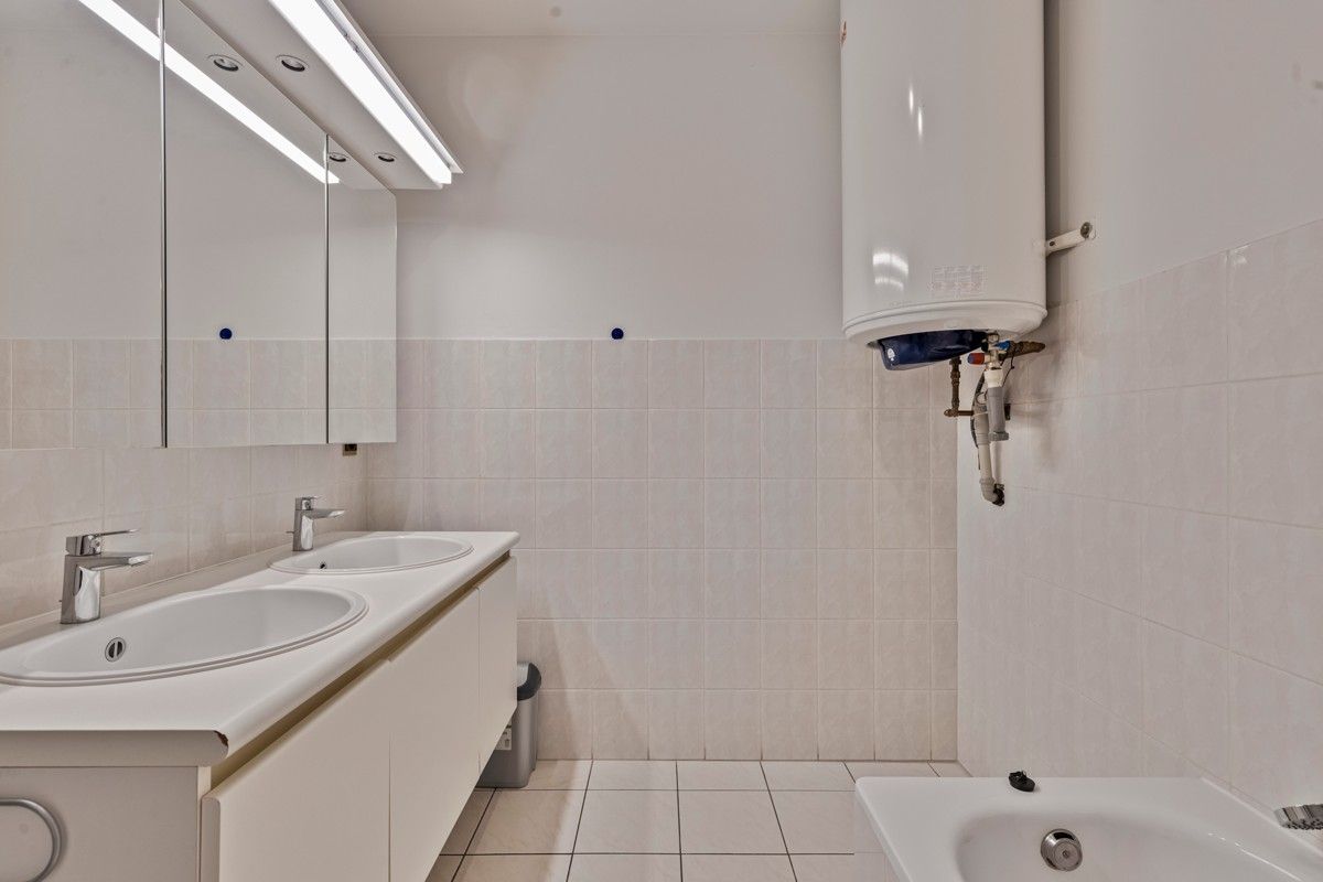Ruim appartement met twee slaapkamers te koop in Koksijde. foto 14