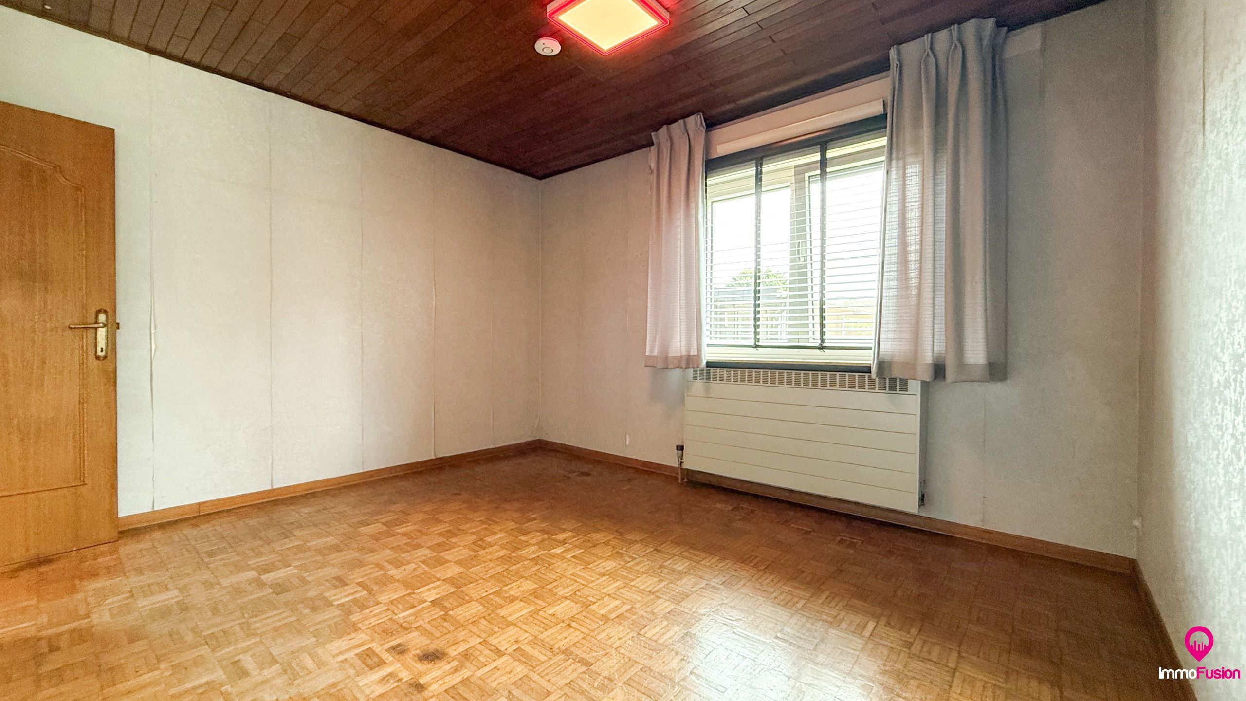 Instapklare gezinswoning met 4 slpks en mooie verzorgde tuin foto 12