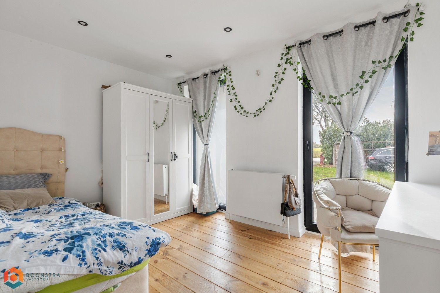 Woning met 4 slpkrs en garage op perceel van 1401 m² foto 17