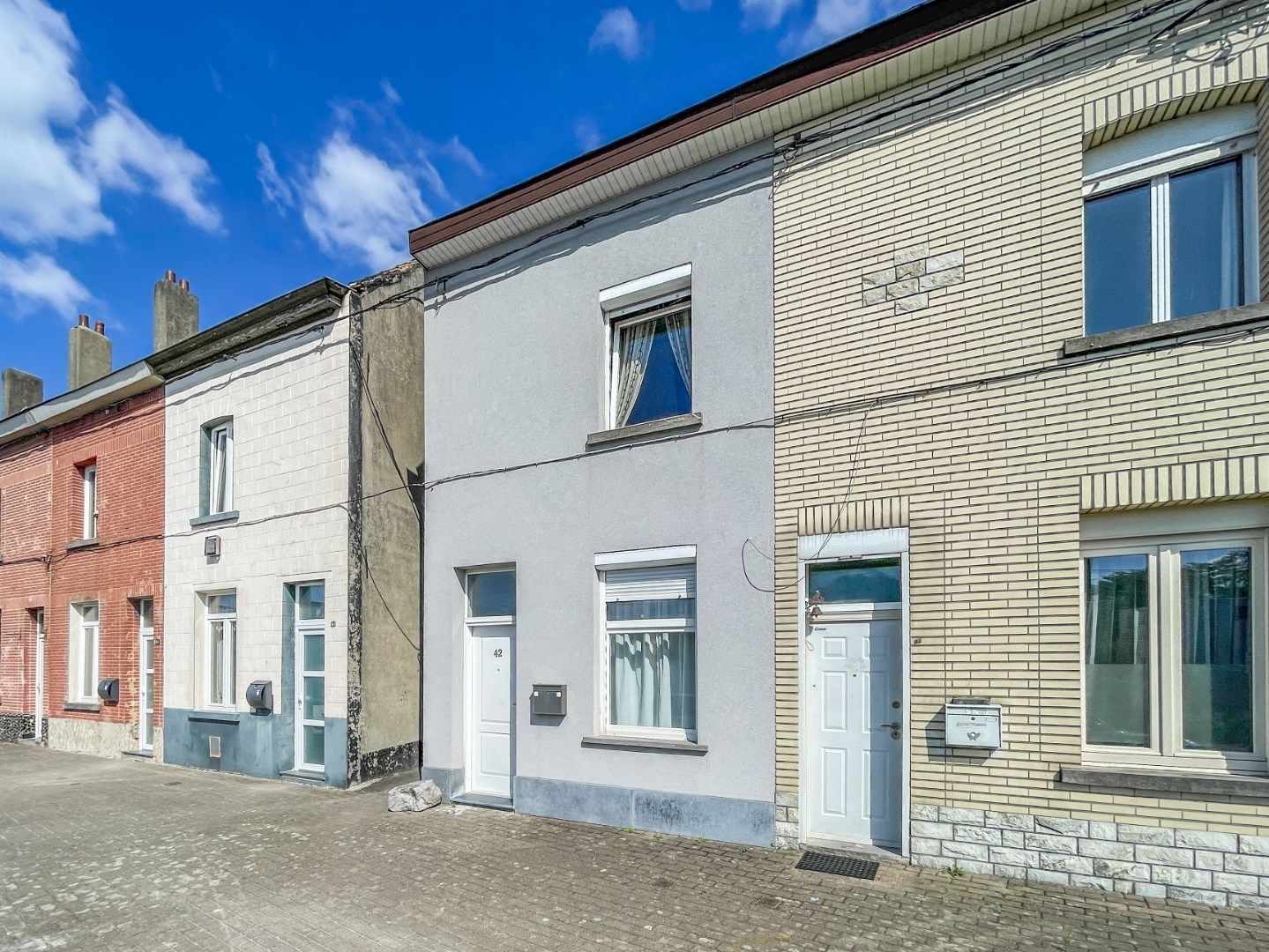 GERENOVEERDE WONING MET 4 SLAAPKAMERS ! foto 2