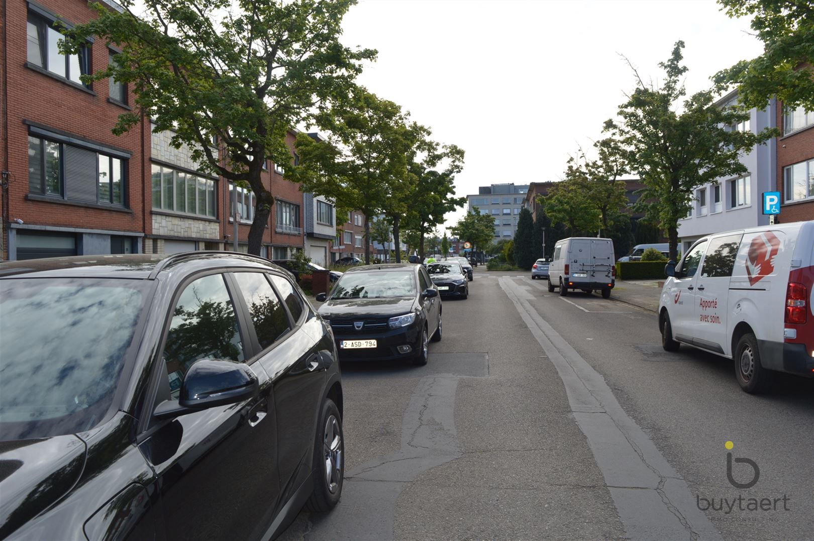 Zeer ruim magazijn of garage voor meedere autos te Merksem! foto 9