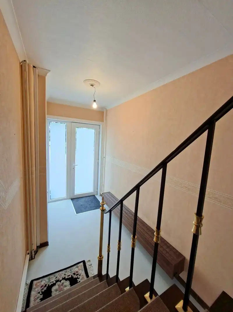 Leuk gerenoveerde rijwoning te Kiewit (Hasselt) foto 2