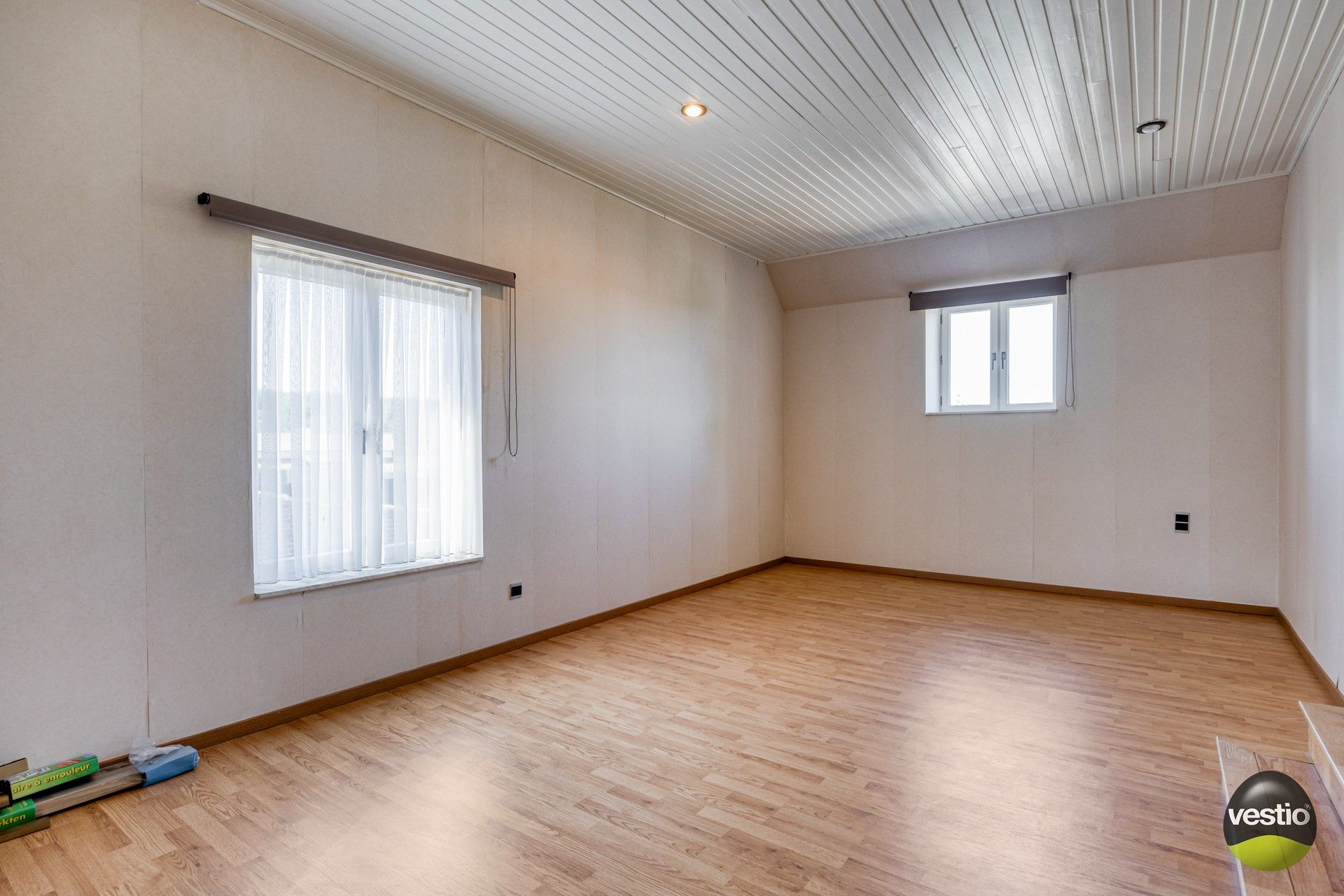 Unieke eigendom met woning, 3 appartementen, weilanden en schuren foto 12