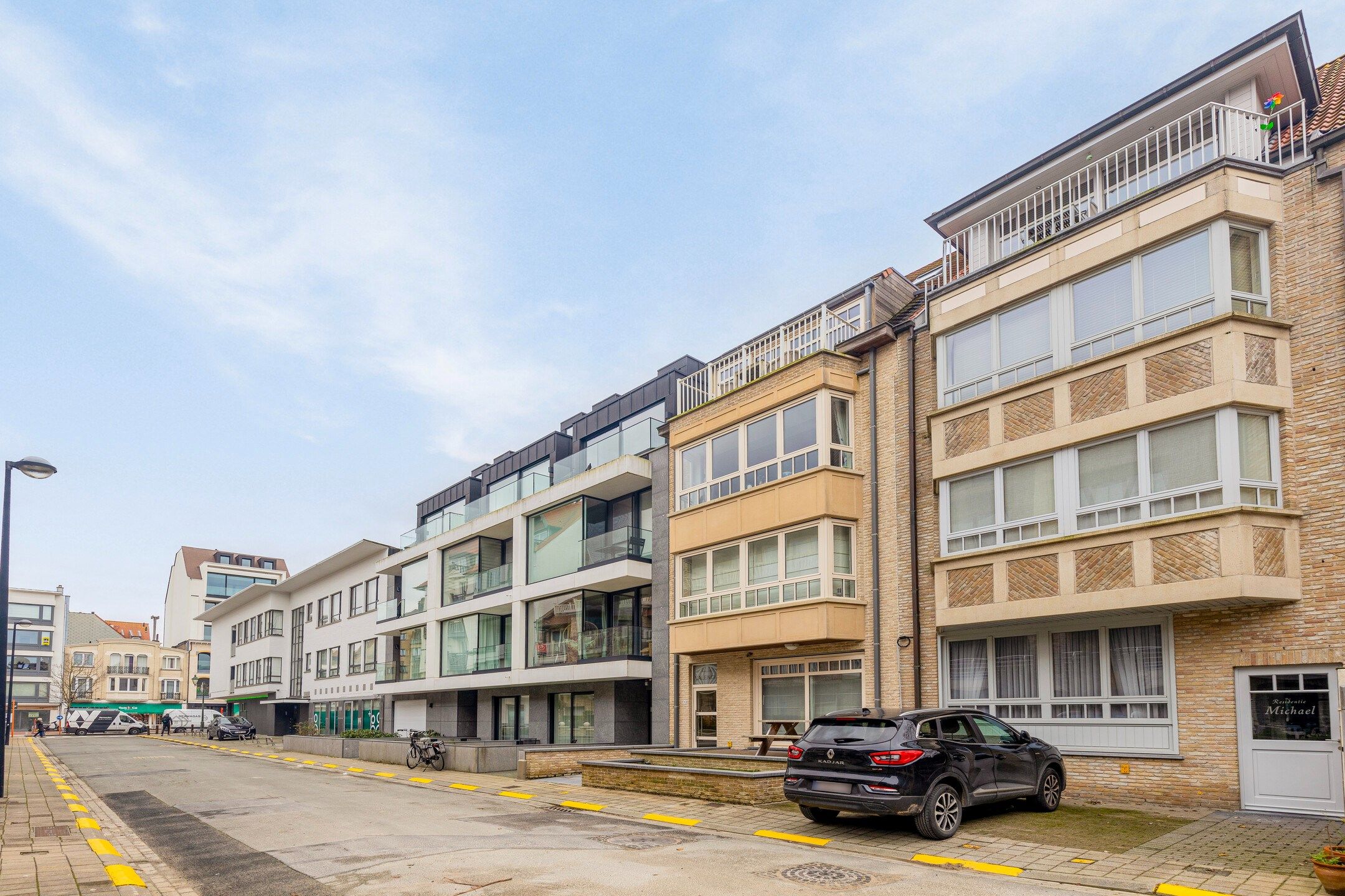 Kwalitatief gerenoveerd penthouse met mooie terrassen gelegen in de Kopsdreef te Knokke.  foto 30