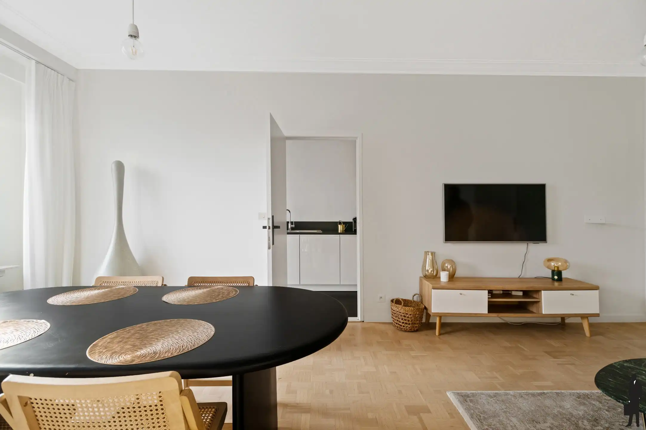 Centraal instapklaar appartement met spectaculair uitzicht foto 2