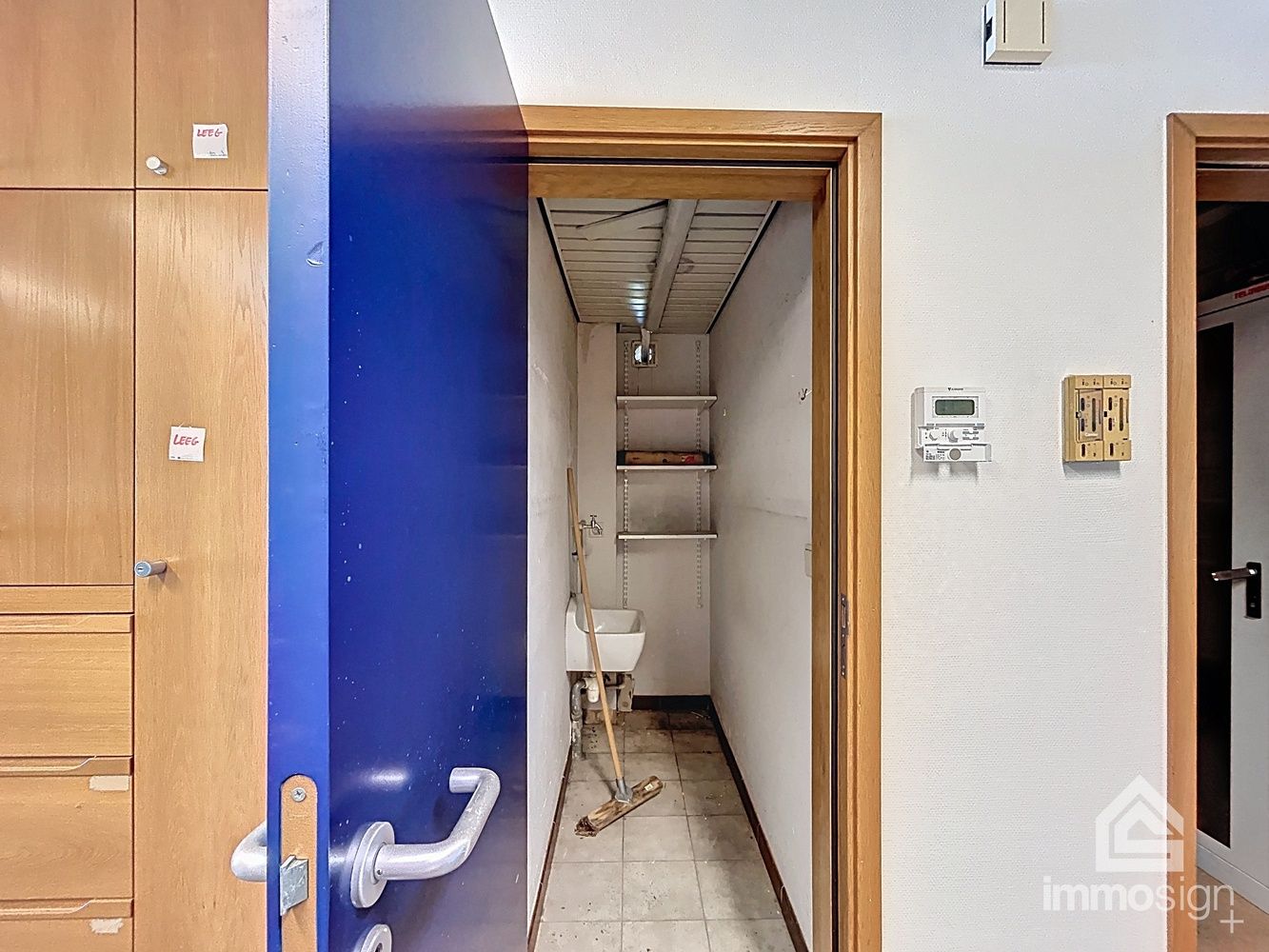 Gelijkvloerse kantoorruime van 243m² langs de Rijksweg foto 9