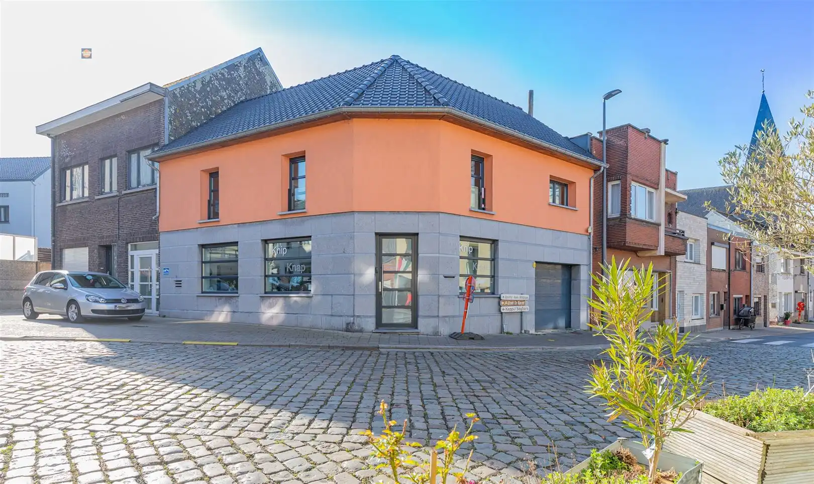 Unieke handelsruimte in het hart van het dorp foto {{pictureIndex}}