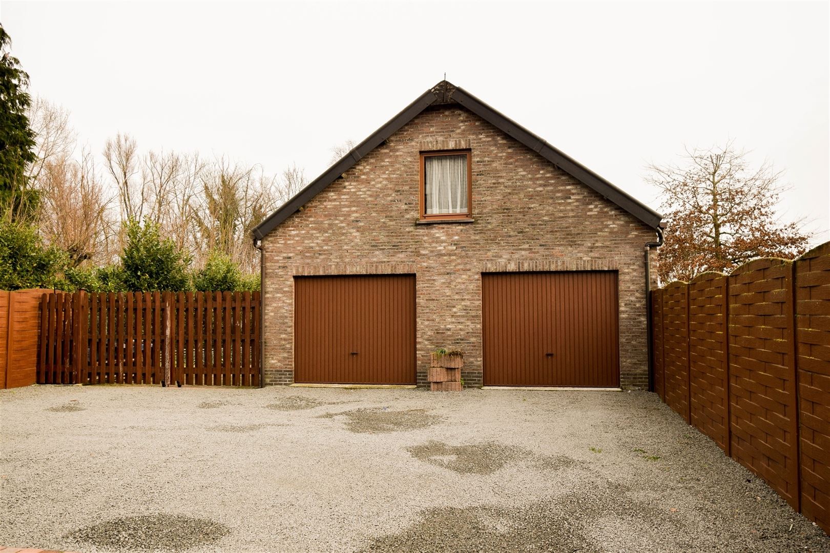 Zeer ruim gelijkvloers appartement met garage foto 11