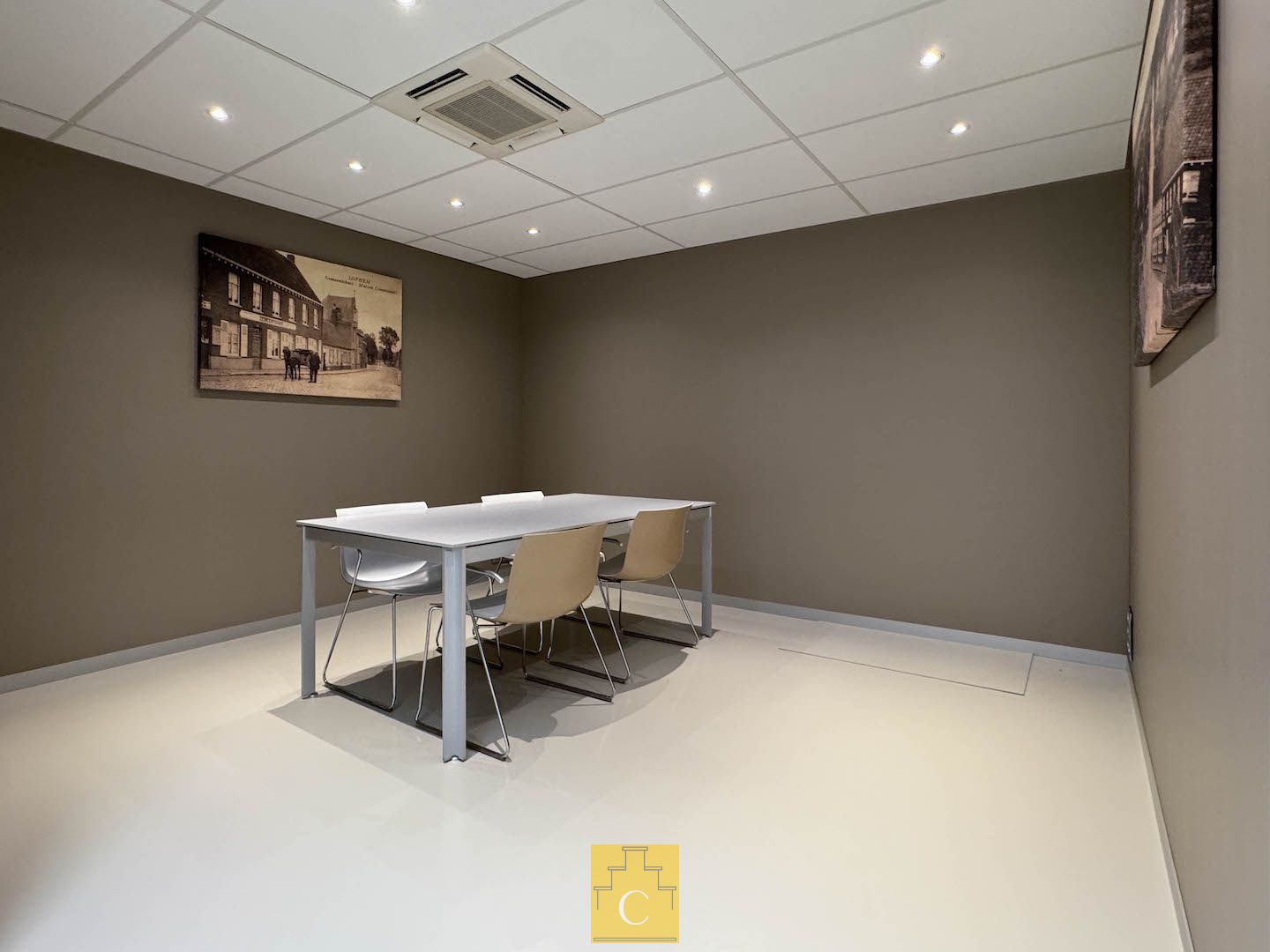 Ruim handelspand met duplexwoonst in het centrum van Loppem foto 6