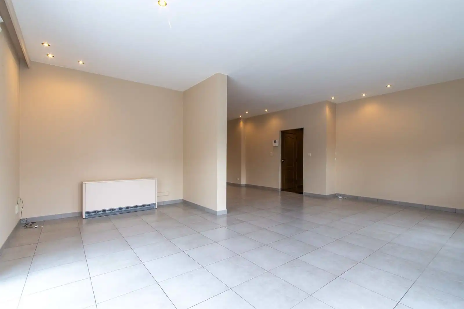 Gelijkvloers appartement centrum Sint-Pieters-Leeuw foto 9