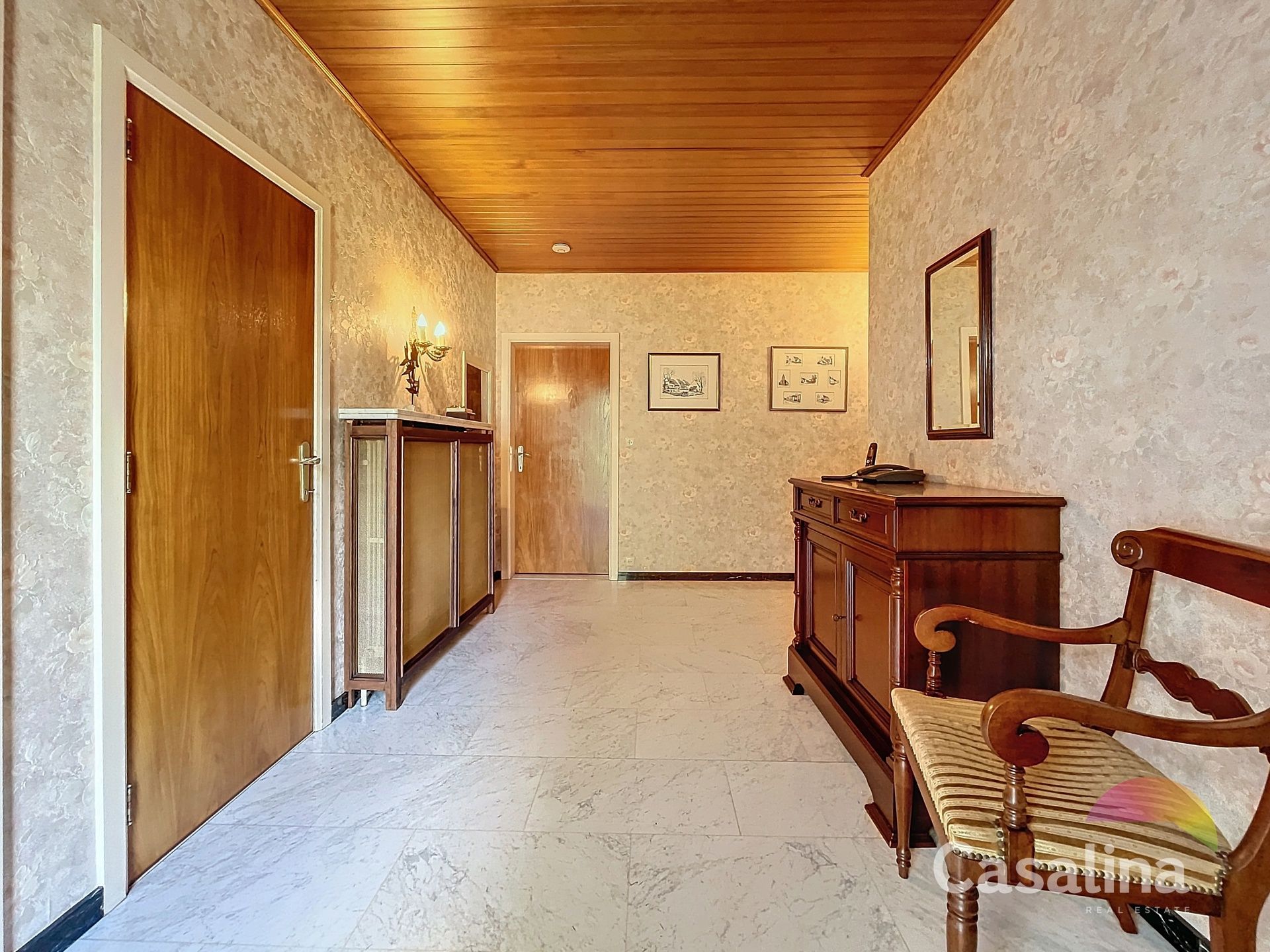 Charmante bungalow met potentieel op toplocatie!  foto 13