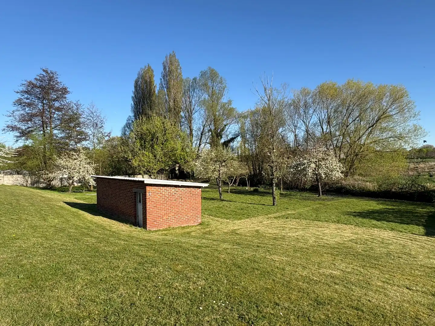 Eclectisch burgerhuis met landelijke verzichten op 2659 m² in centrum Kuurne. foto 21