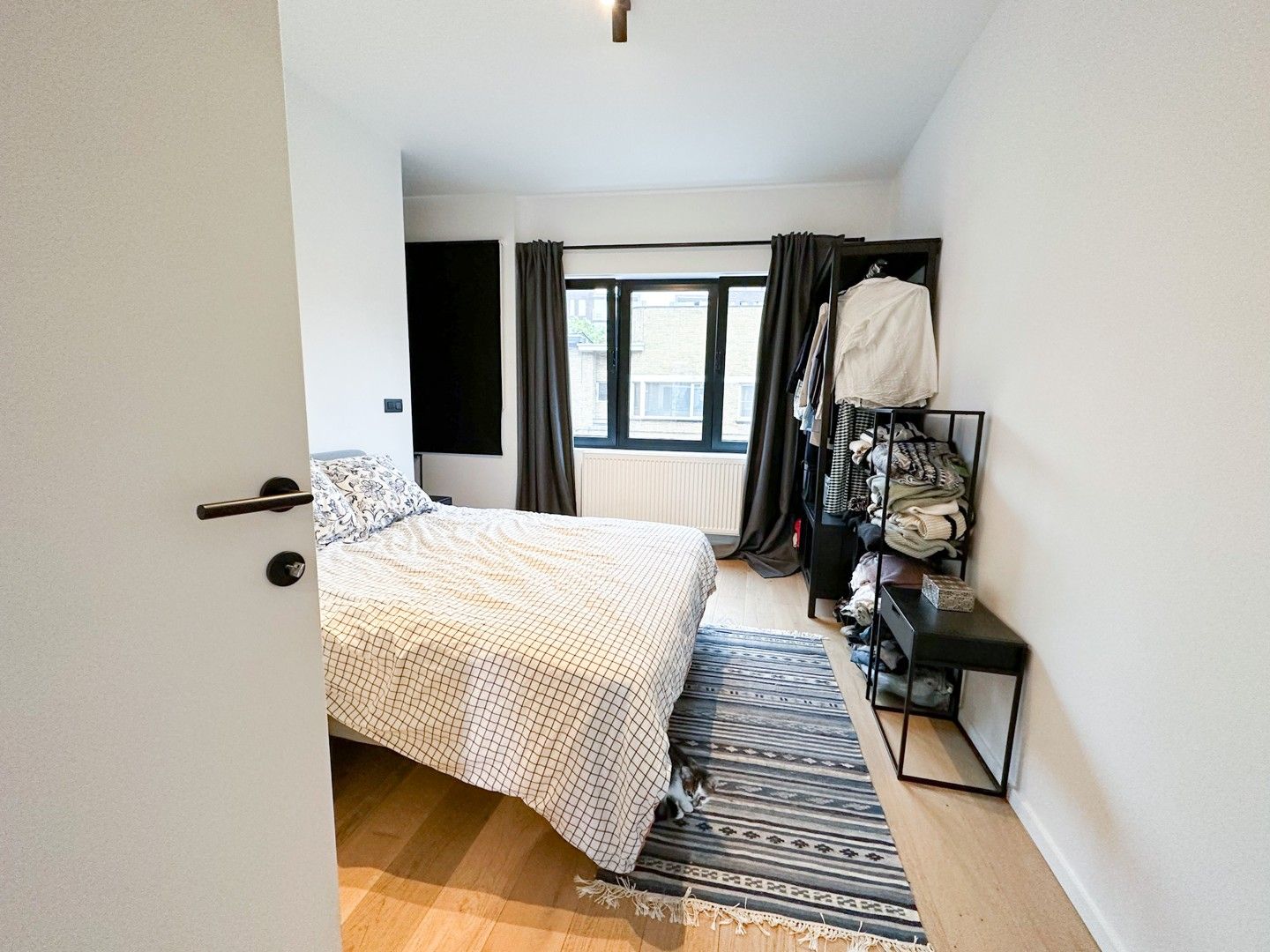 Instapklaar appartement met twee slaapkamers en terras nabij station Gent-Sint-Pieters foto 8