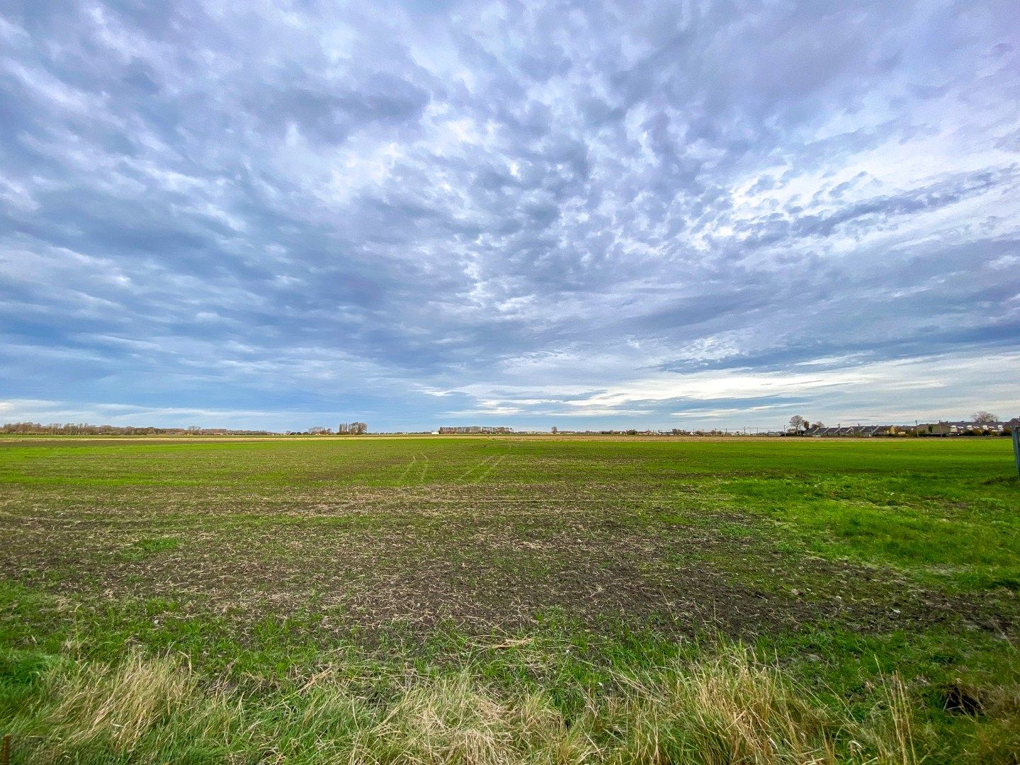 Gerenoveerde rijwoning te huur op 273m² met 3 slaapkamers te Adinkerke (De Panne)!  foto 2