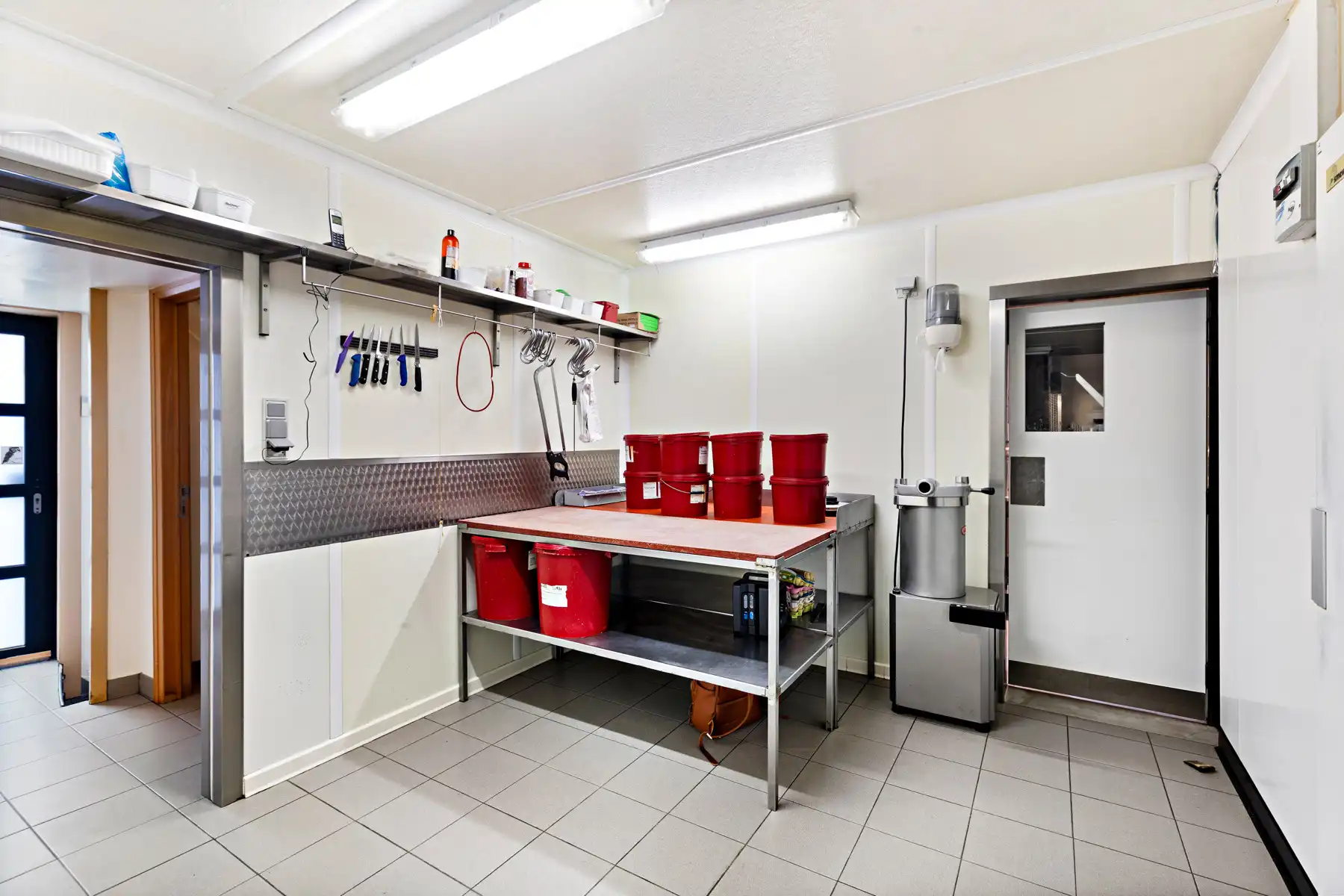 Handelshuis met woonst op sterke locatie in Sint-Kruis foto 5