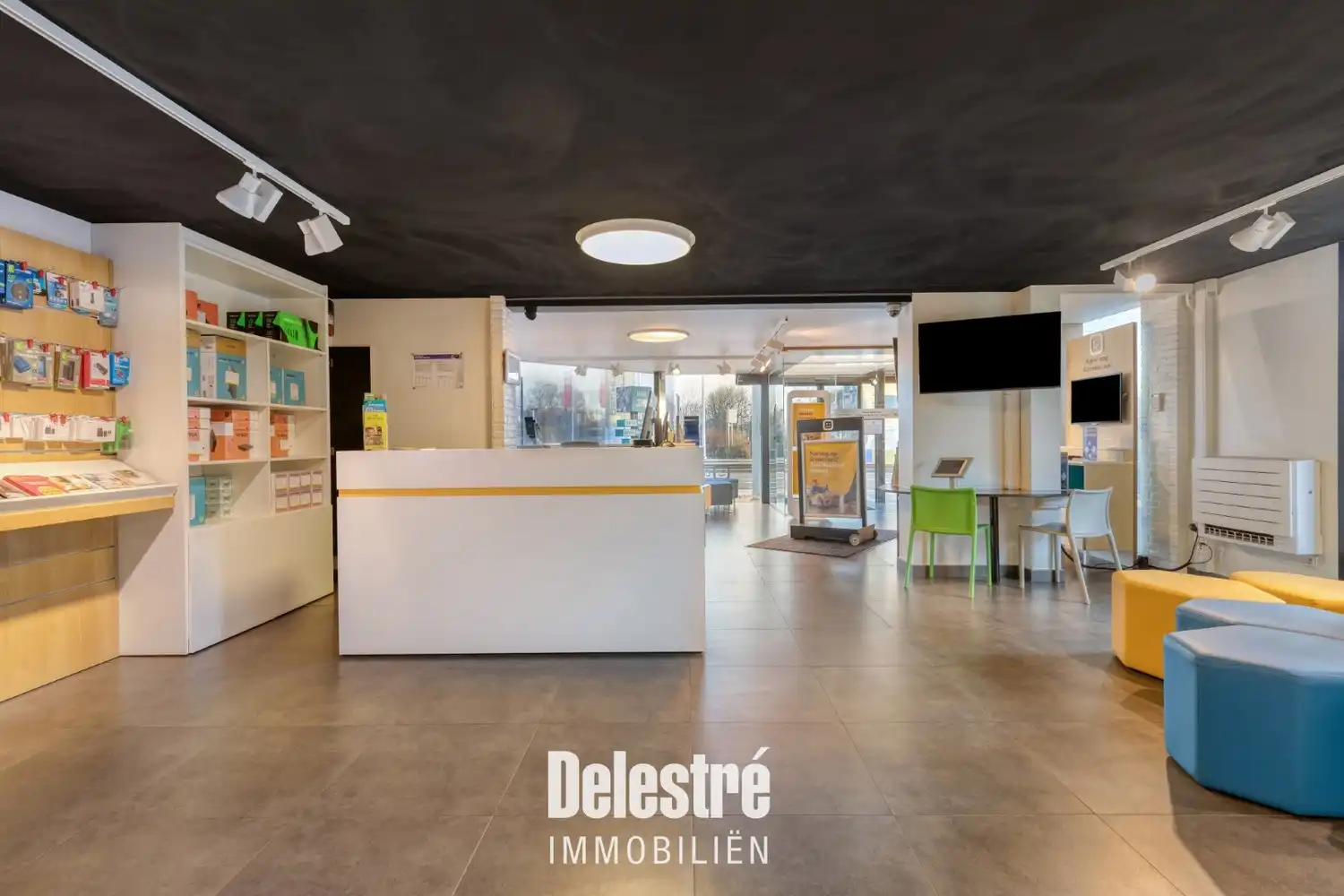 Commerciële topligging (TELENET) met woonst (vakantieapp.) op de Albert I Laan – Residentie Mirhras foto 11